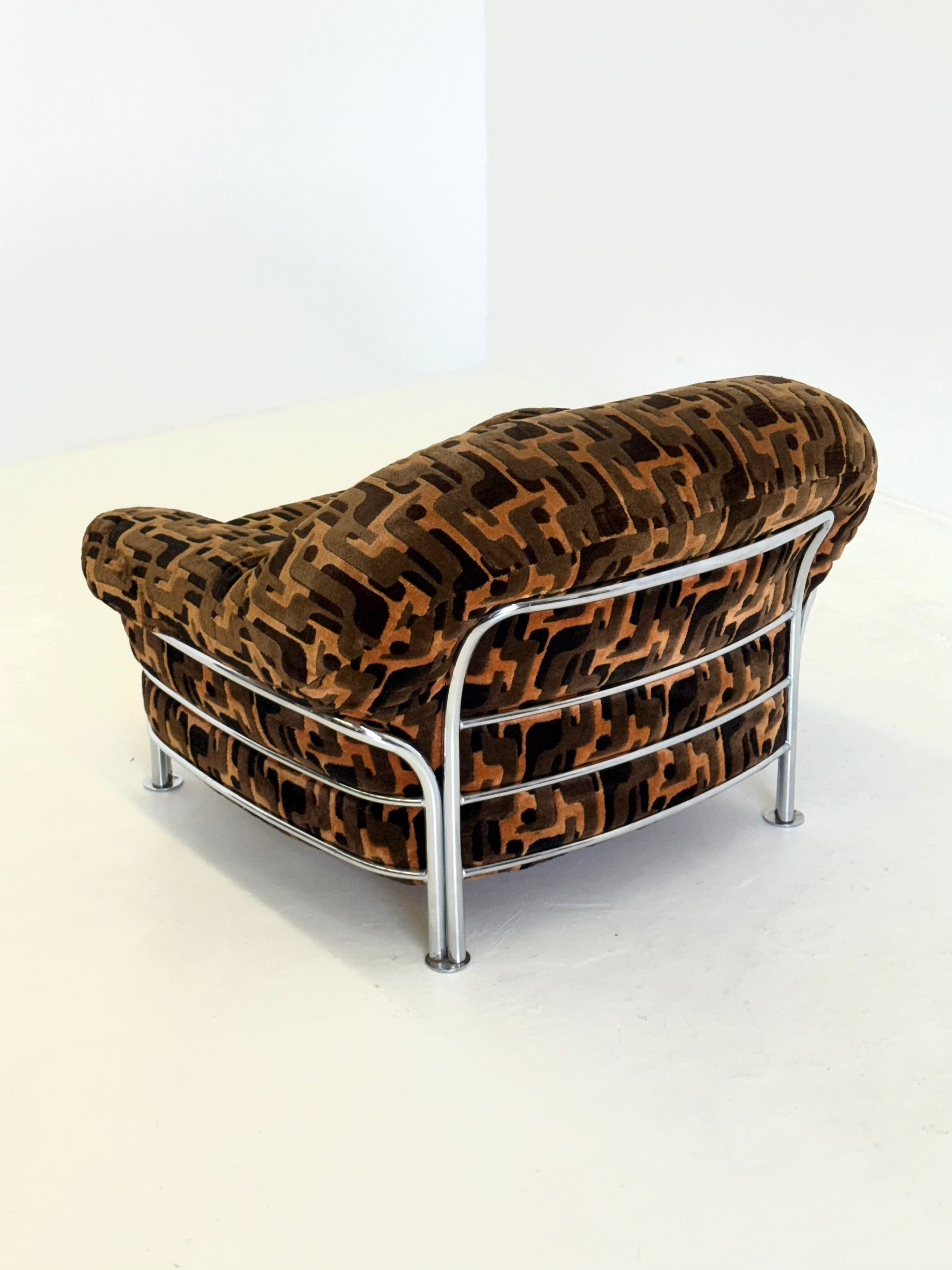 Italian_Lounge_Chair_with_Tubular_Frame_and_Patterned_Upholstery,_1970s