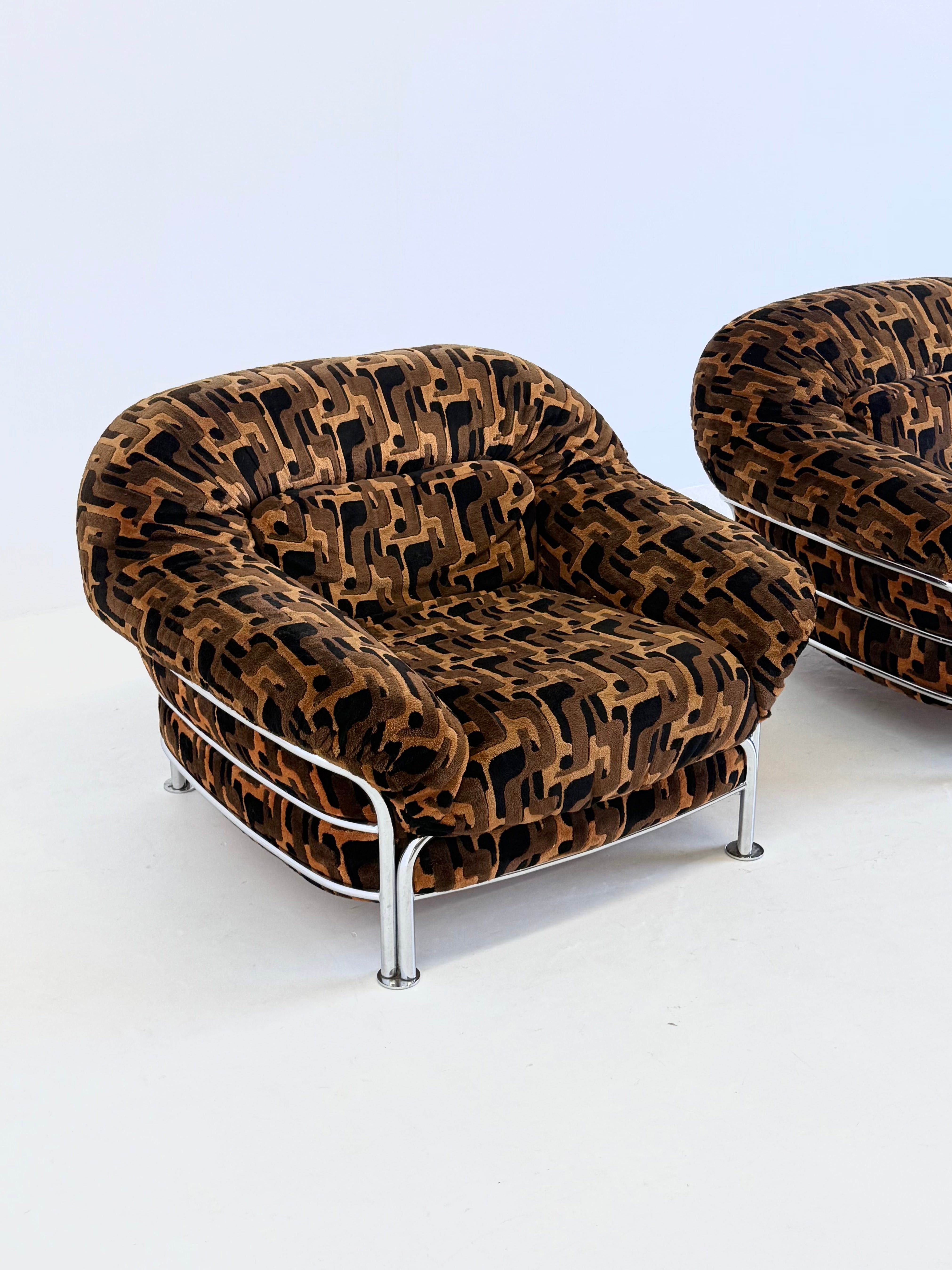 Italian_Lounge_Chair_with_Tubular_Frame_and_Patterned_Upholstery,_1970s