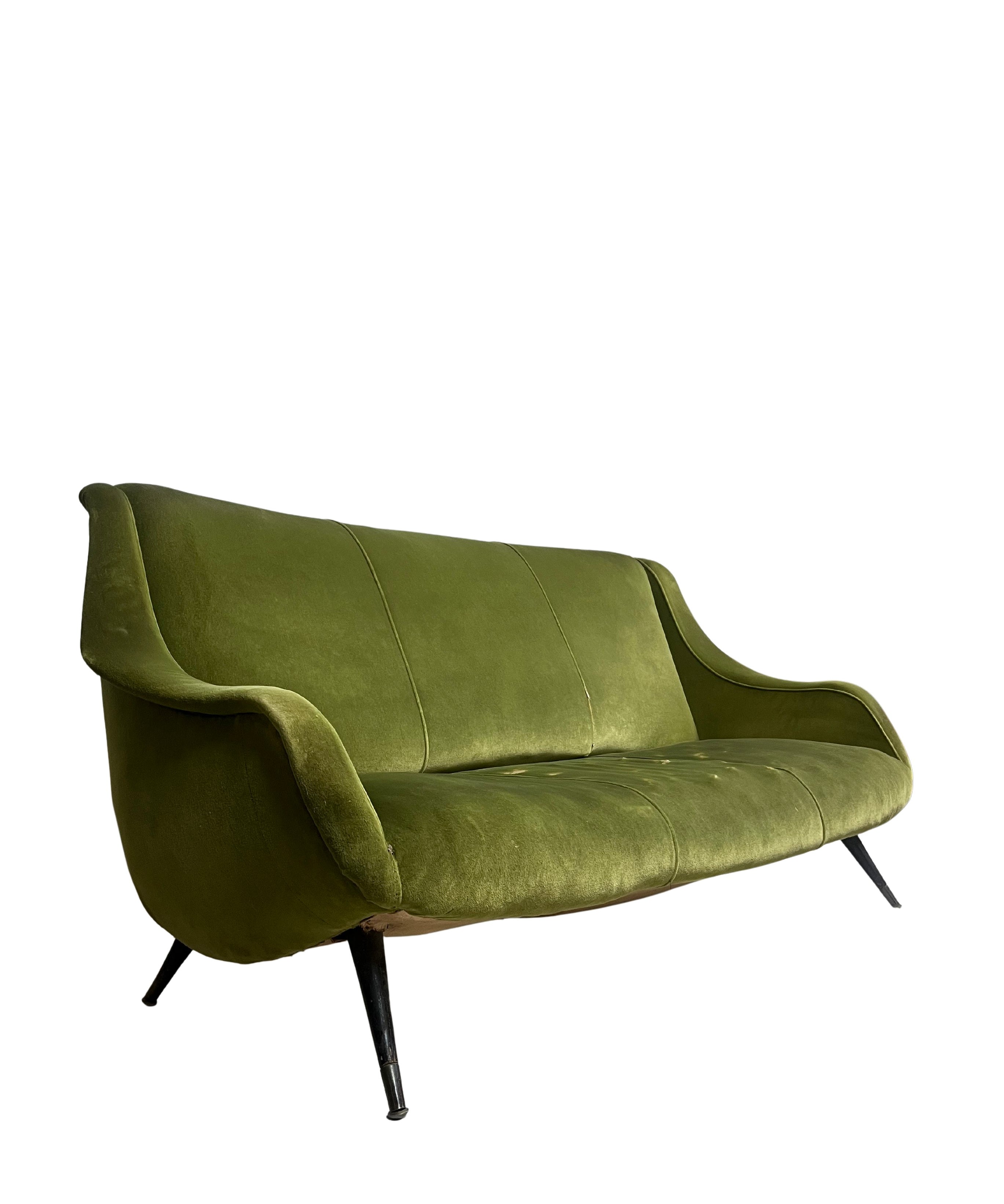 Vintage_Italian_Velvet_Sofa,_1960s,_Sculptural_Mid-Century_Design