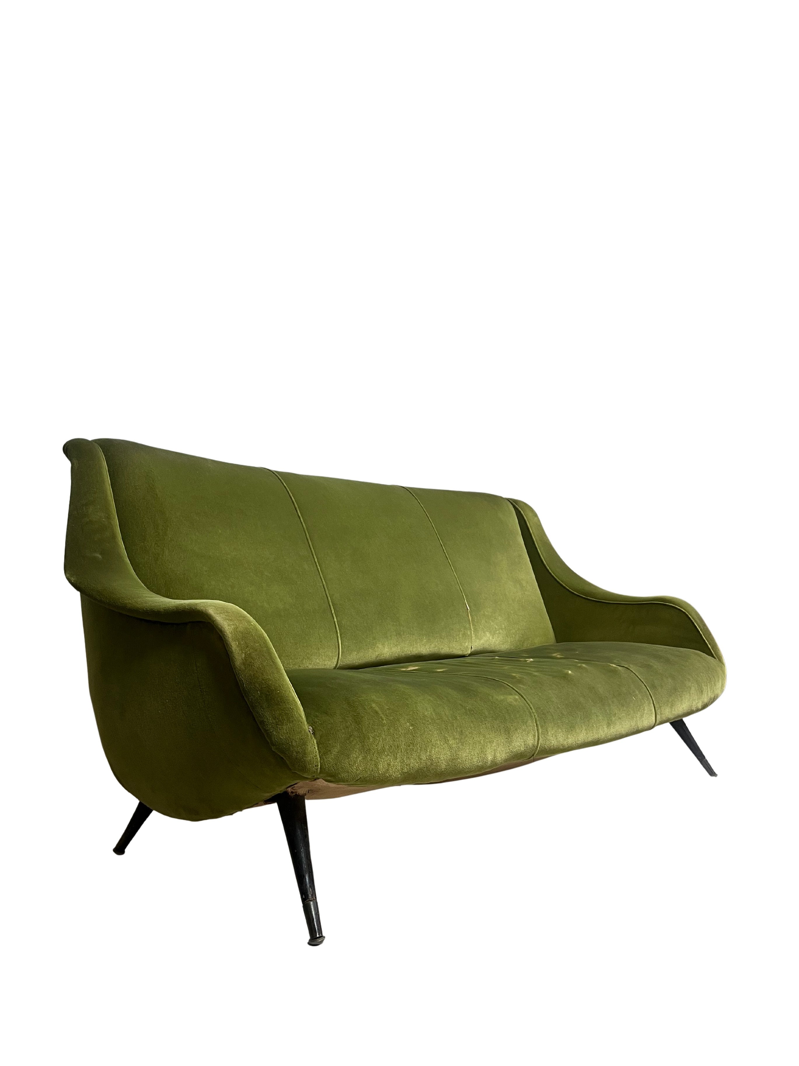 Vintage_Italian_Velvet_Sofa,_1960s,_Sculptural_Mid-Century_Design