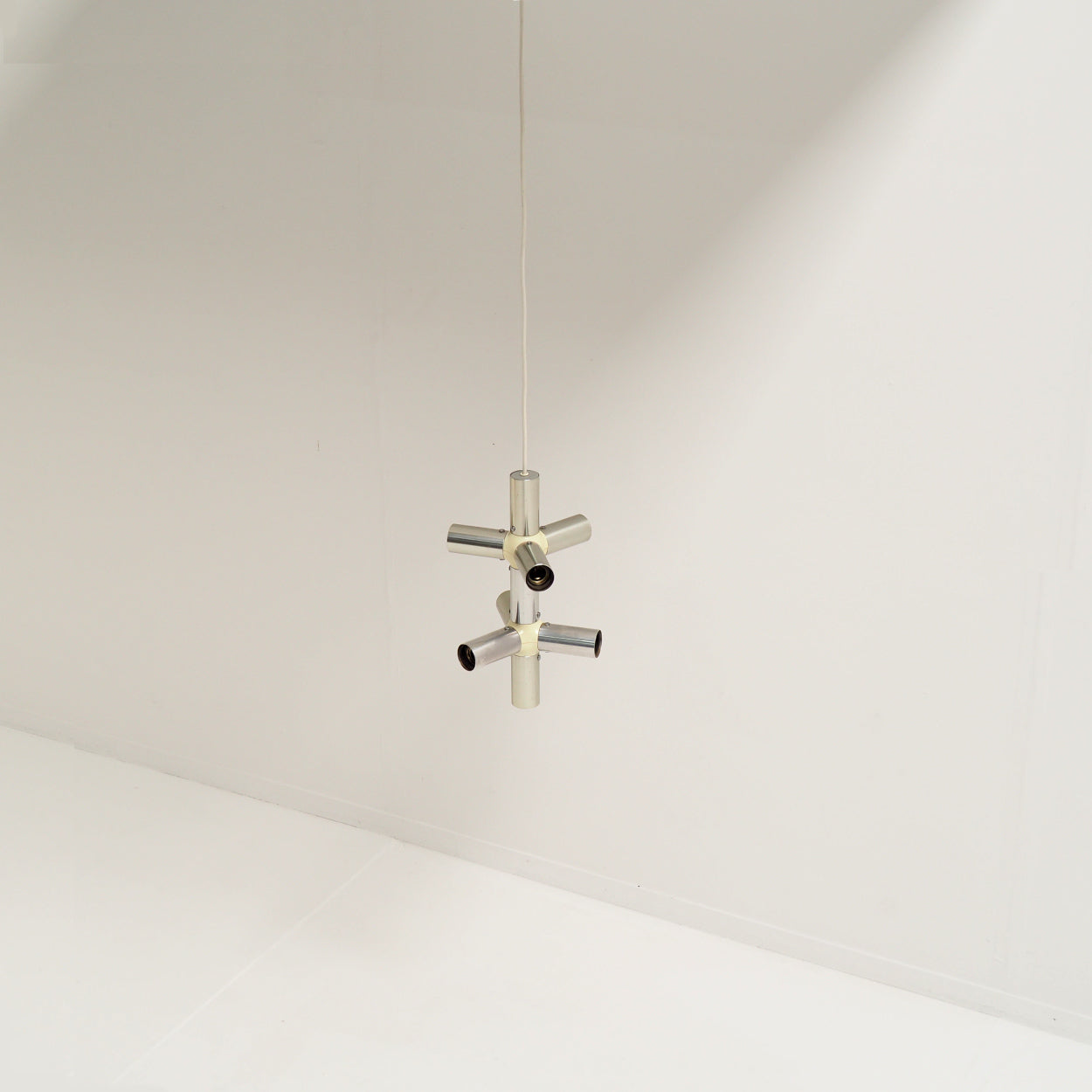 Atomic_Lichtstruktur_Pendant_Lamp_by_Trix_&_Robert_Haussmann_for_Swiss_Lamps_International,_Switzerland,_1970s