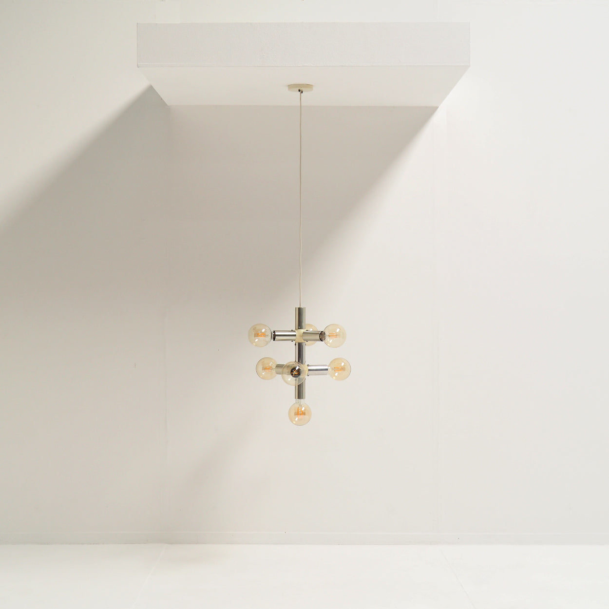 Atomic_Lichtstruktur_Pendant_Lamp_by_Trix_&_Robert_Haussmann_for_Swiss_Lamps_International,_Switzerland,_1970s