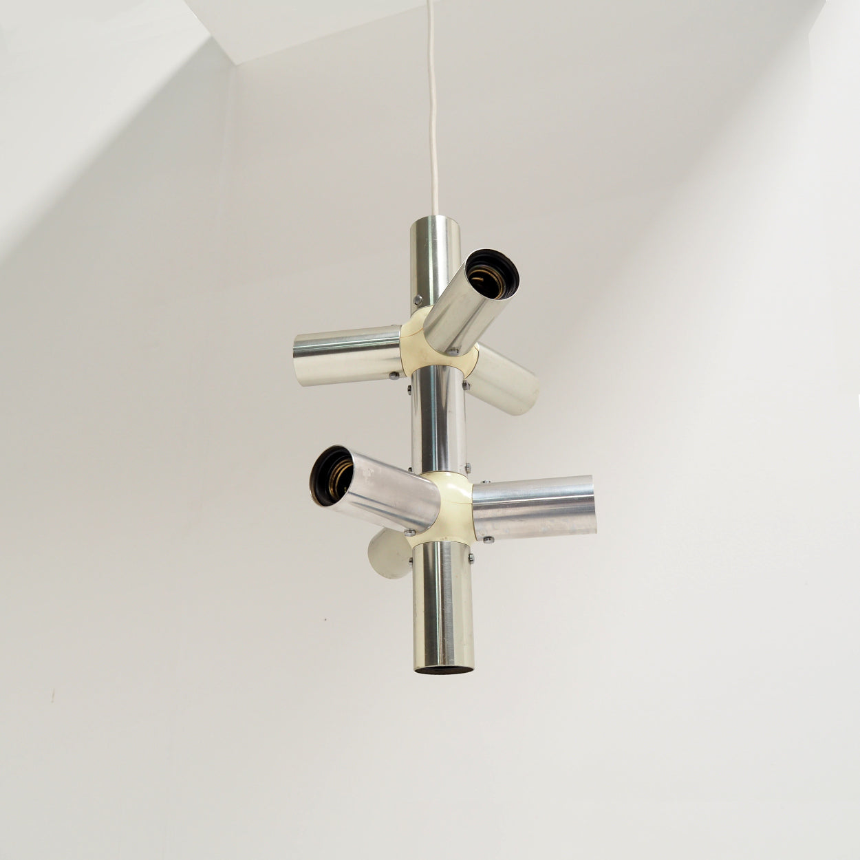 Atomic_Lichtstruktur_Pendant_Lamp_by_Trix_&_Robert_Haussmann_for_Swiss_Lamps_International,_Switzerland,_1970s