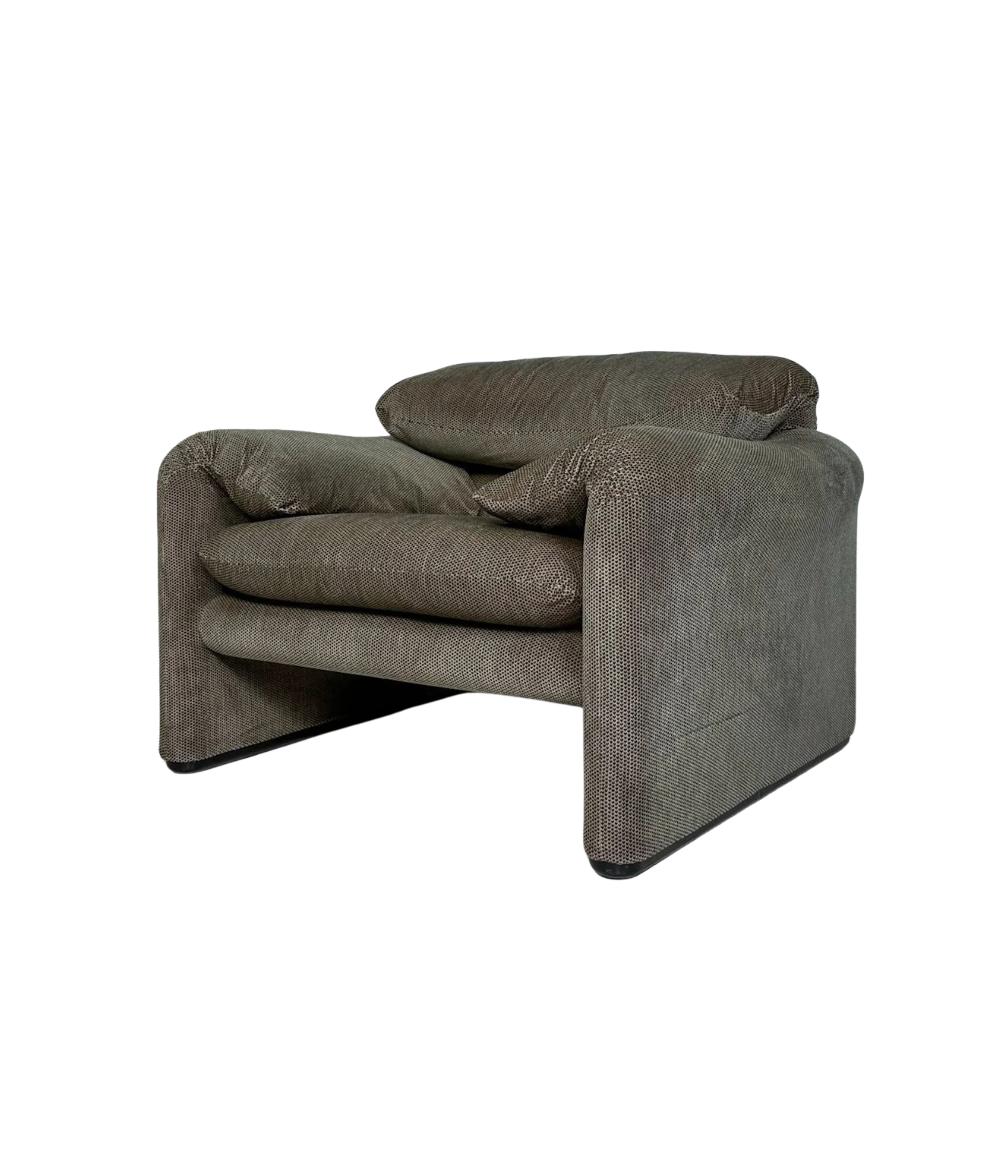 Vintage_Maralunga_Lounge_Chair_by_Vico_Magistretti_for_Cassina,_Grey_Fabric,_Adjustable_Backrest,_Italian_Design