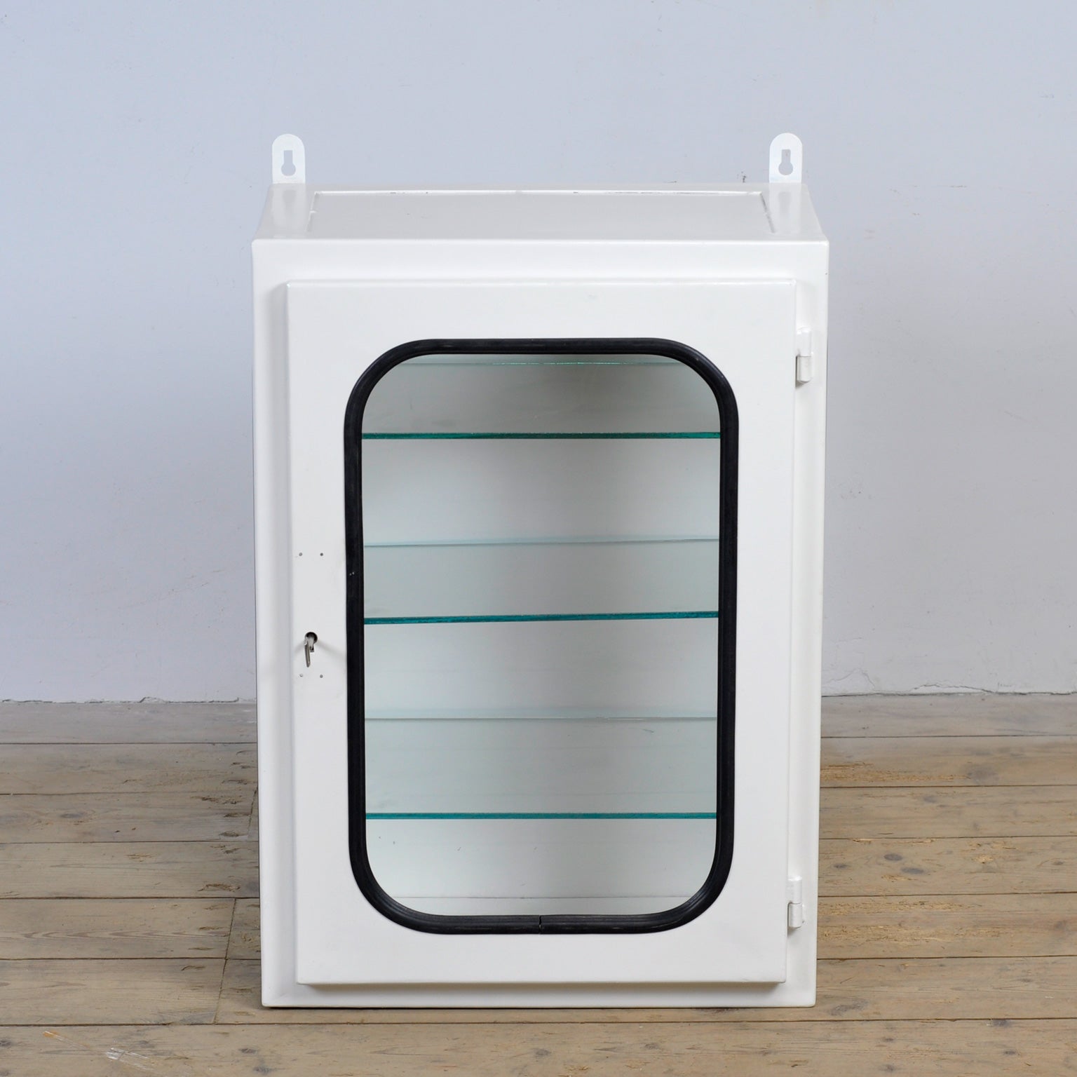 Vintage_medical_cabinet_from_1970s