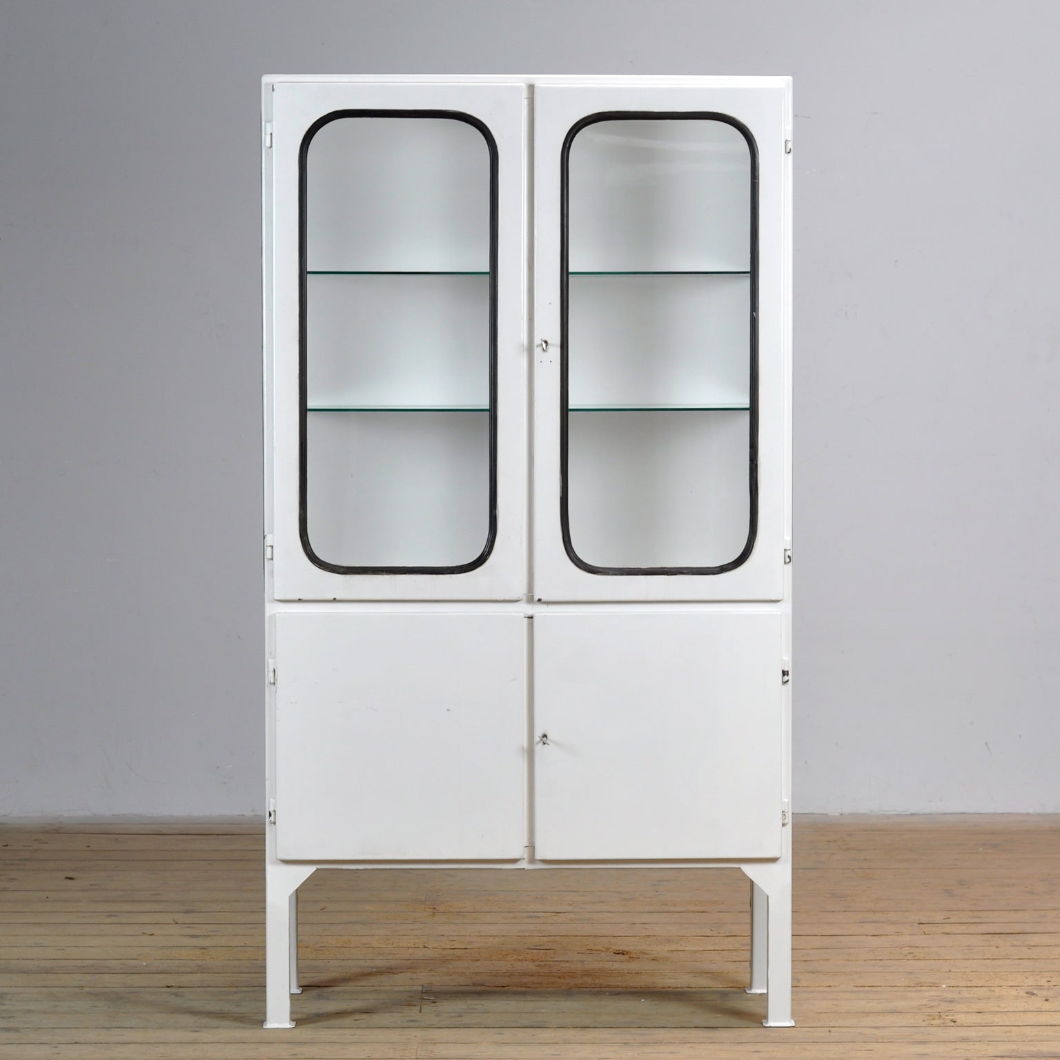 Vintage_Medical_Cabinet,_1970’s