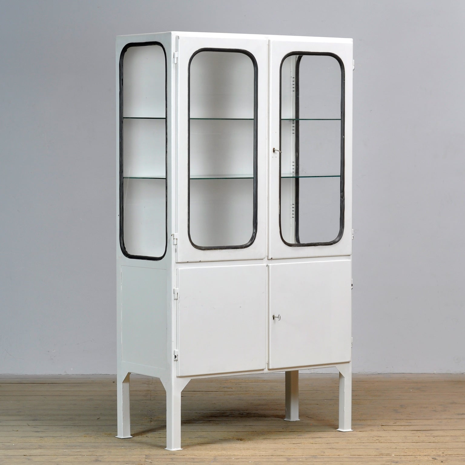 Vintage_Medical_Cabinet,_1970’s