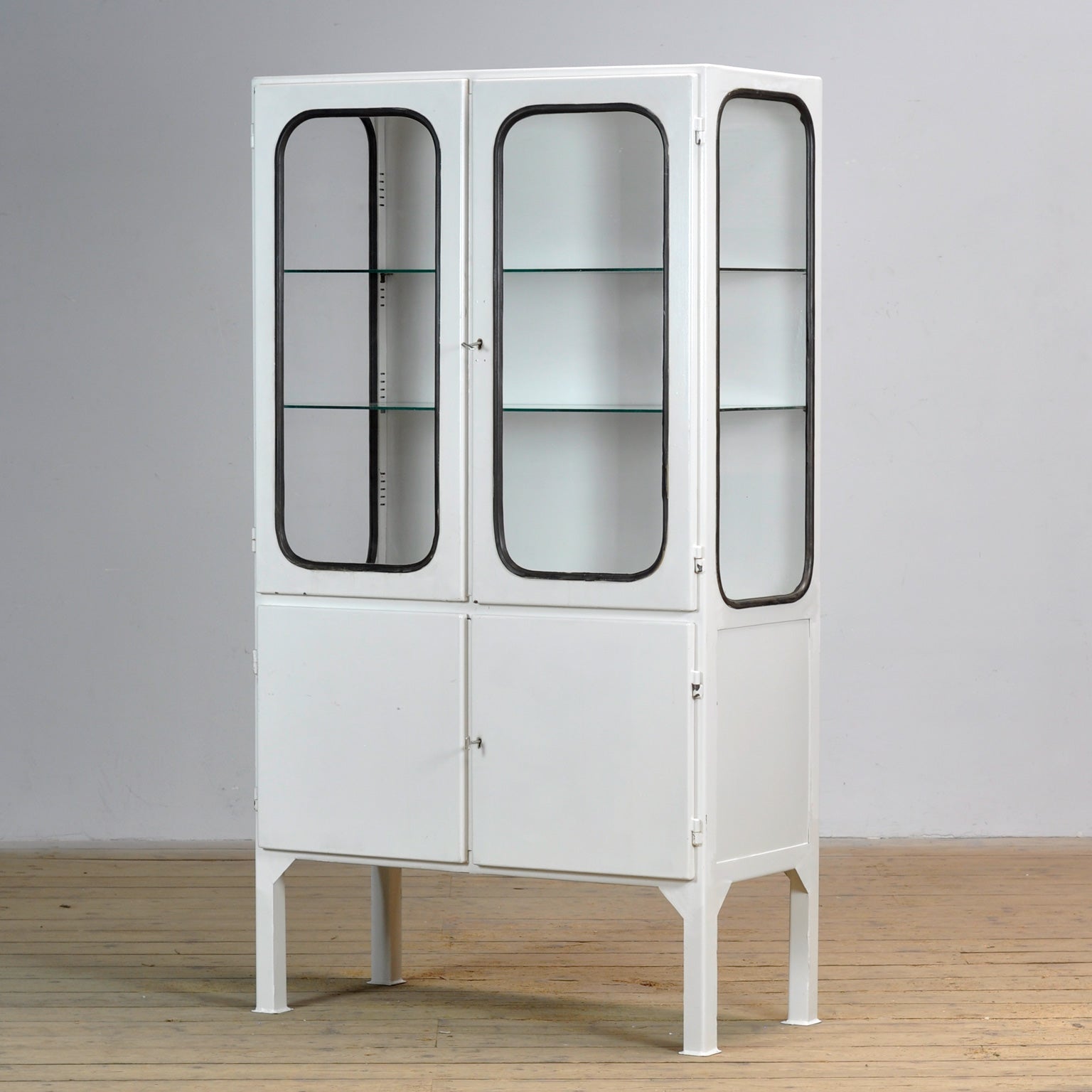 Vintage_Medical_Cabinet,_1970’s