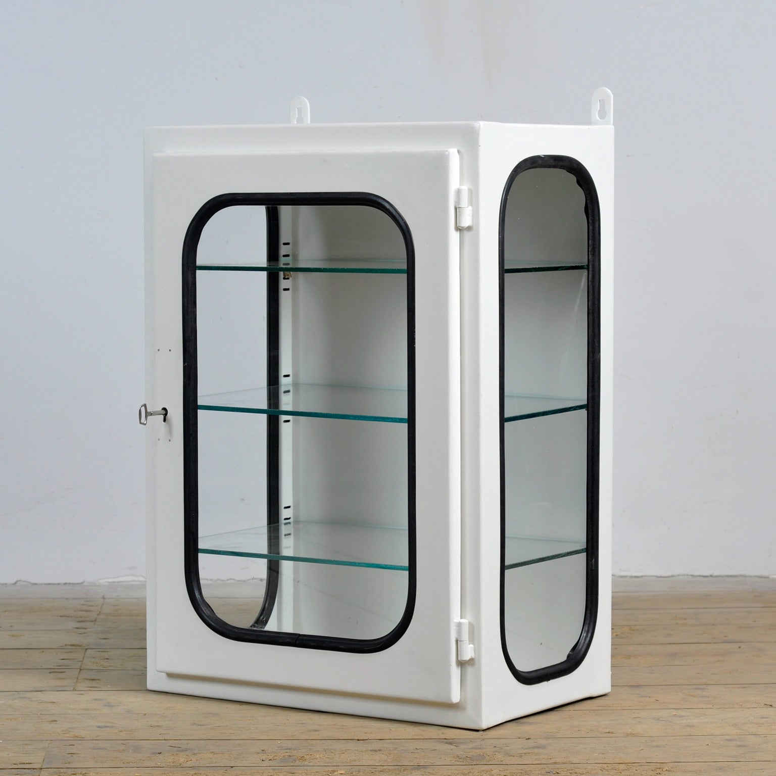 Vintage_medical_cabinet_from_1970s