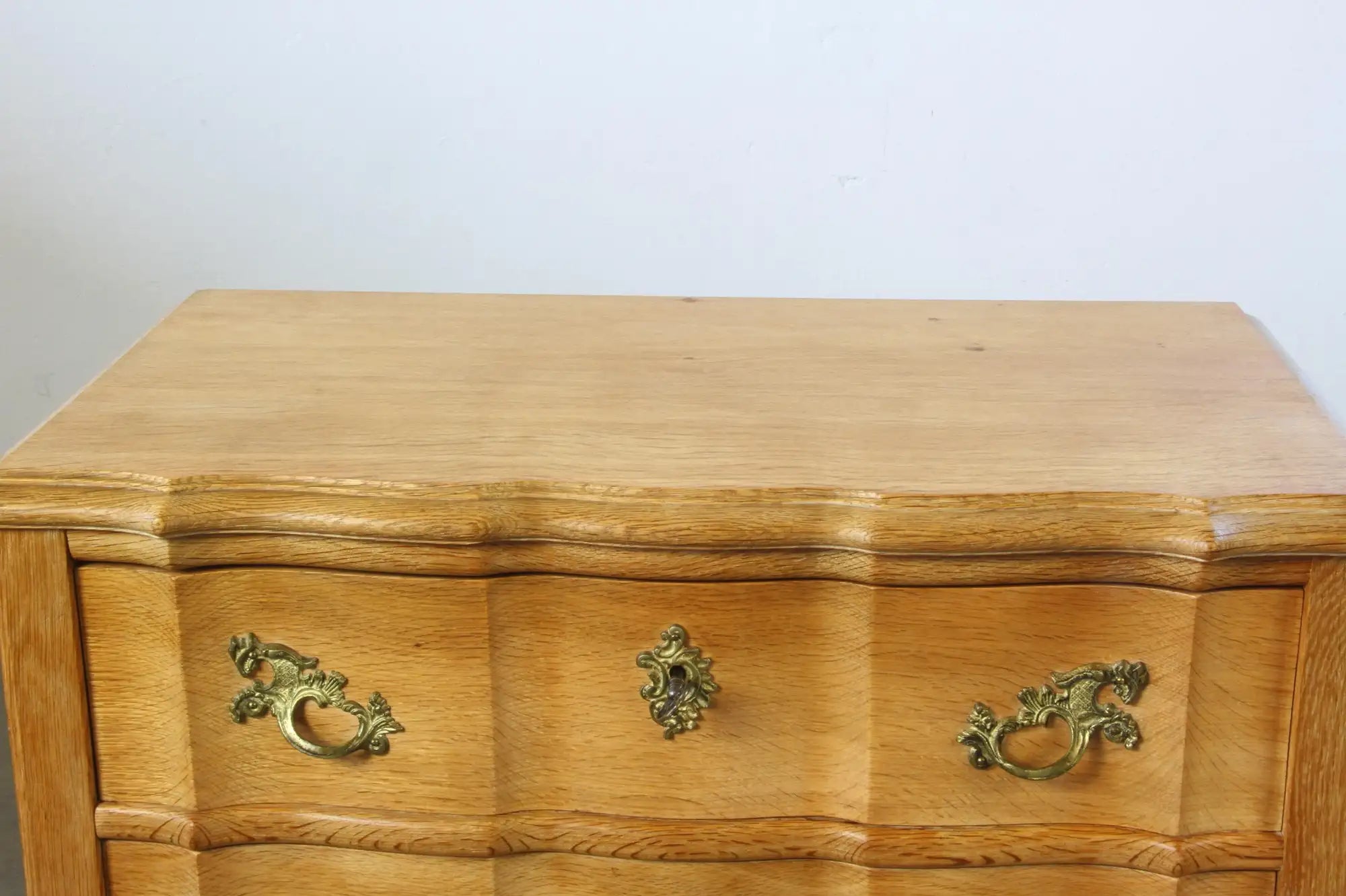 Mid-20th-Century_Danish_Oak_Chest_of_Drawers_with_Carved_Fronts_and_Cabriole_Legs,_Rococo_Revival_Style