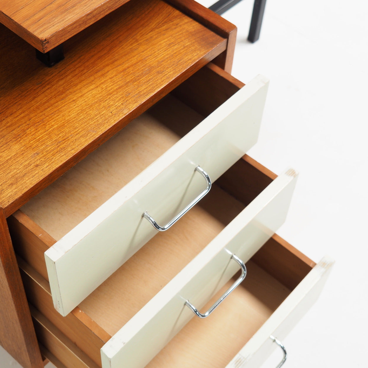 Compact_Pastoe_Writing_Desk_with_Ivory_Drawers,_Netherlands,_1950s