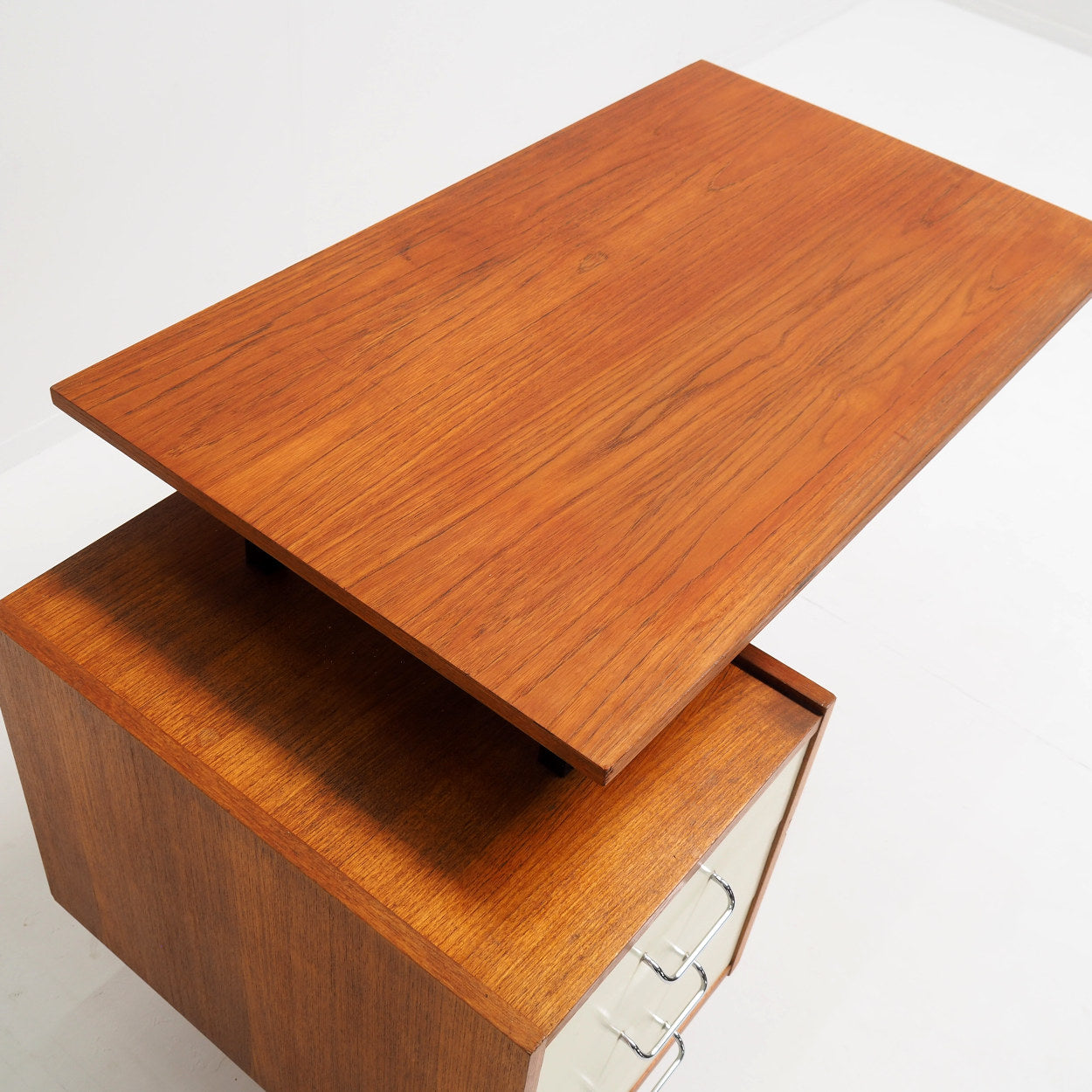 Compact_Pastoe_Writing_Desk_with_Ivory_Drawers,_Netherlands,_1950s