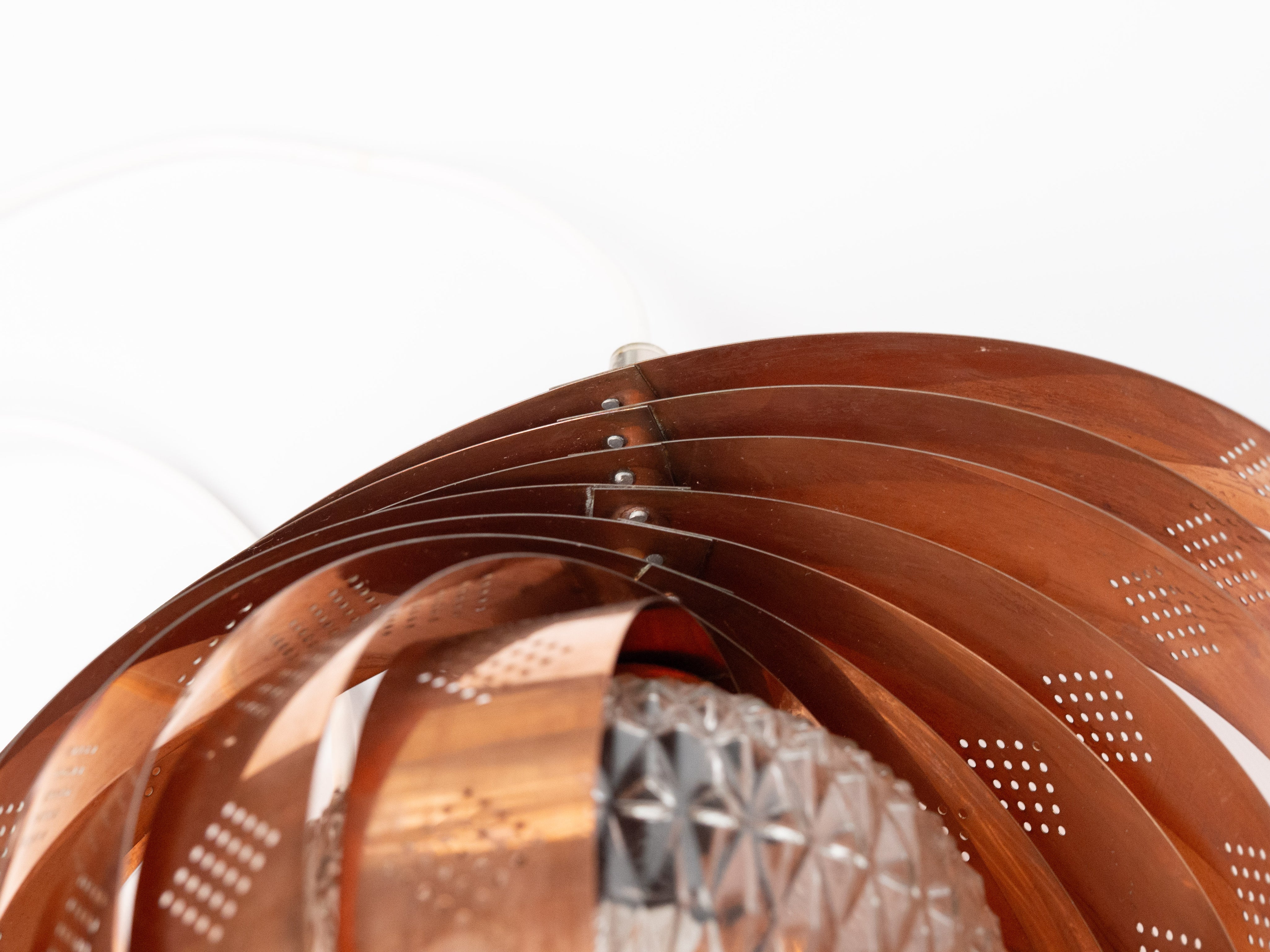 Vintage_Moon_Pendant_Lamp_in_Copper_with_Movable_Crescent_Shades_and_Glass_Diffuser,_Mid-Century_Modern