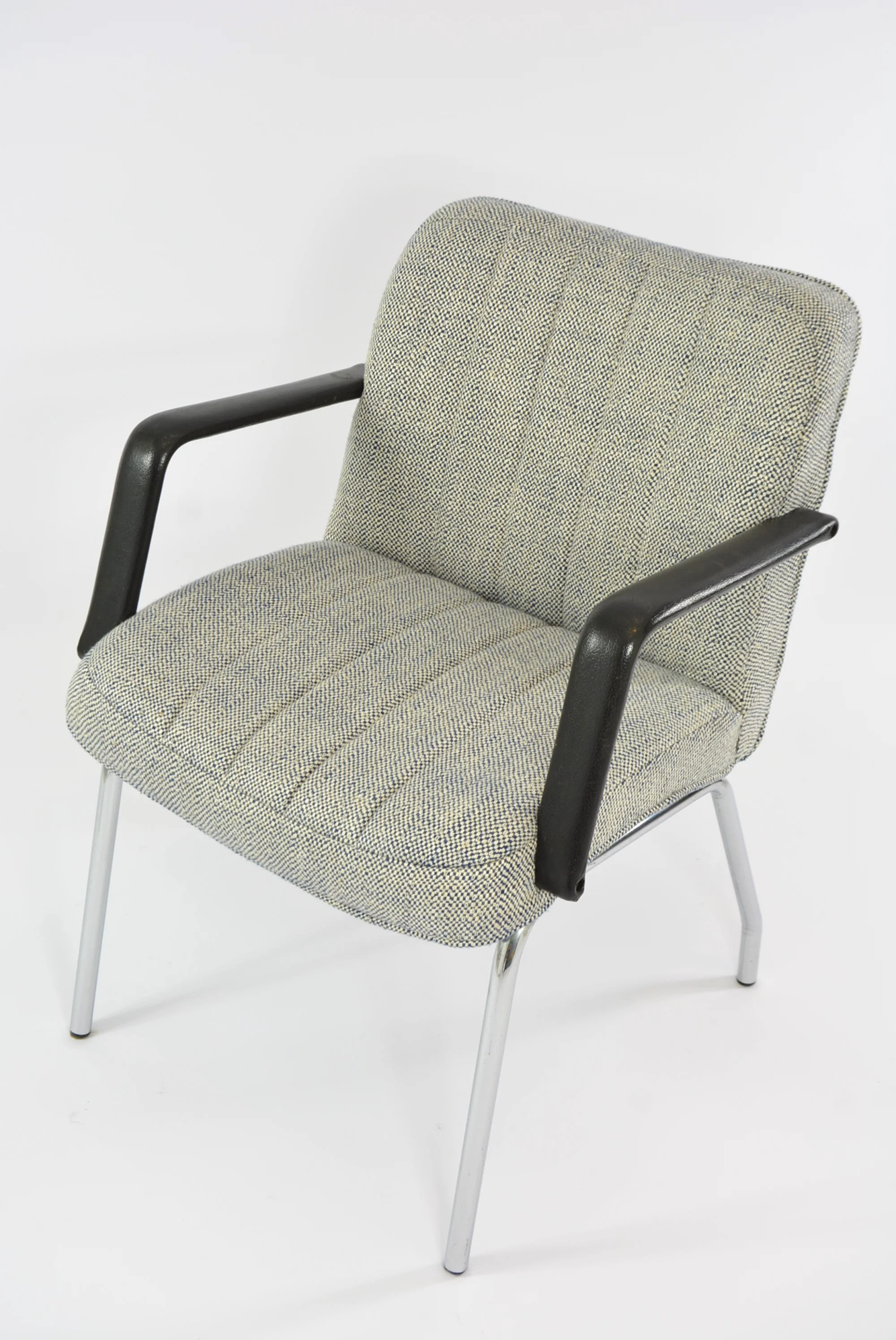 1970s_Office_Armchair_in_Mottled_Fabric_with_Chrome_Frame_and_Resin_Armrests