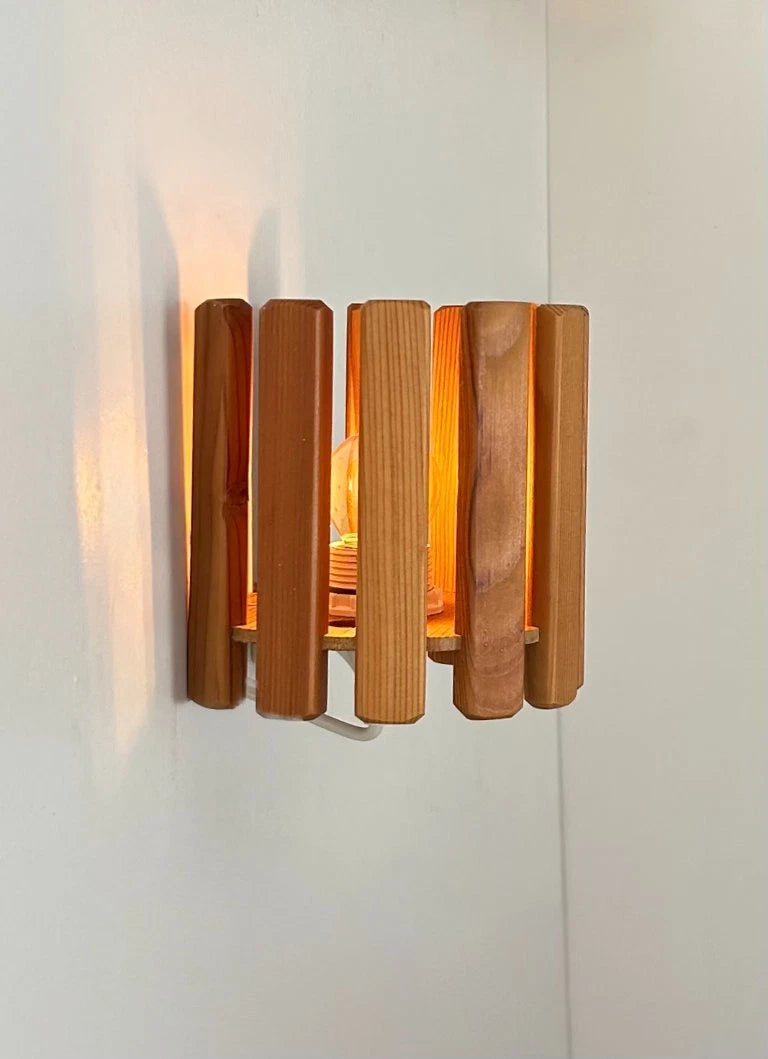 Vintage_Pine_Wood_Wall_Sconce,_Sweden_1970s