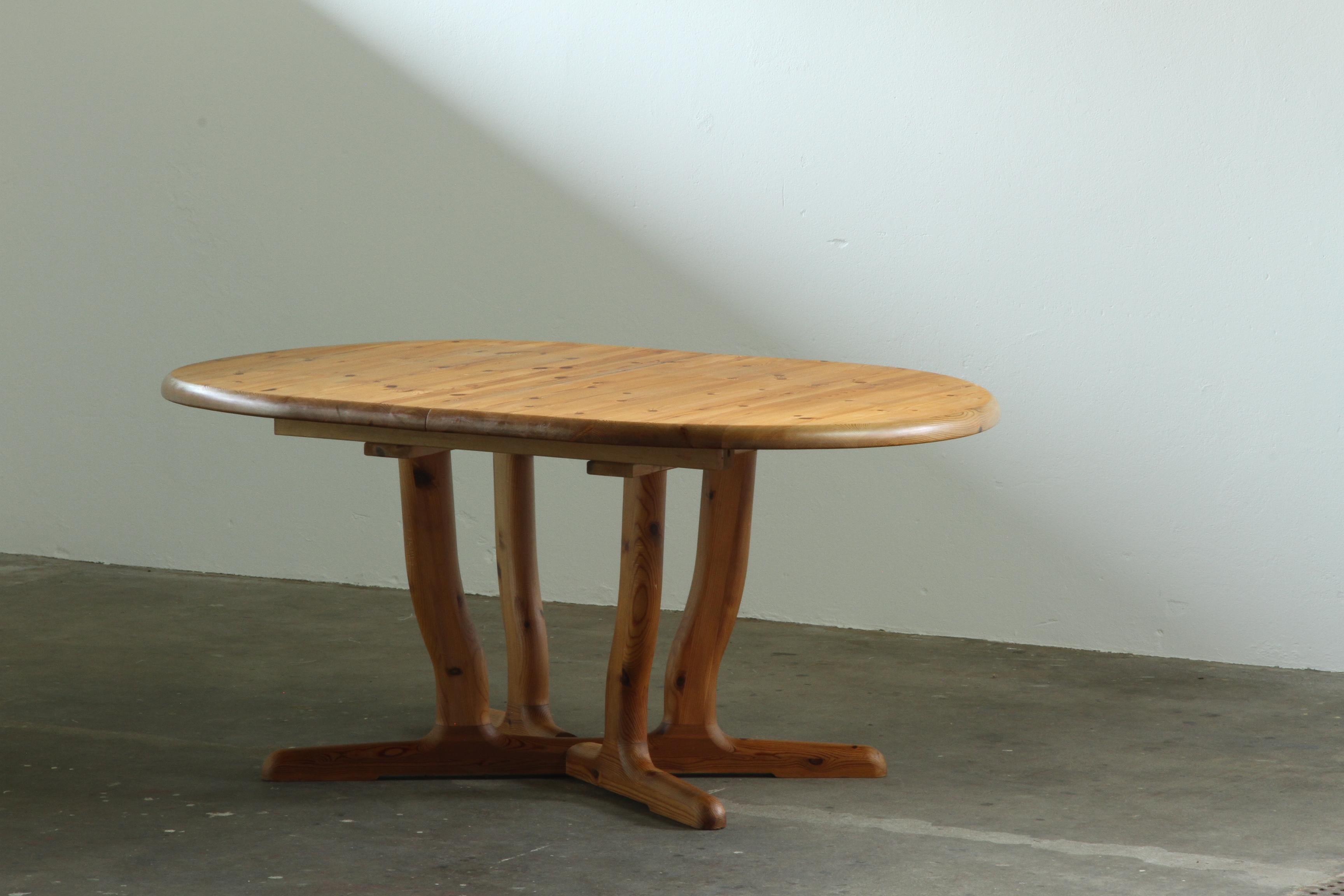Large_Danish_Solid_Pine_Extendable_Dining_Table_Attributed_to_Dyrlund,_Daumiller_Style