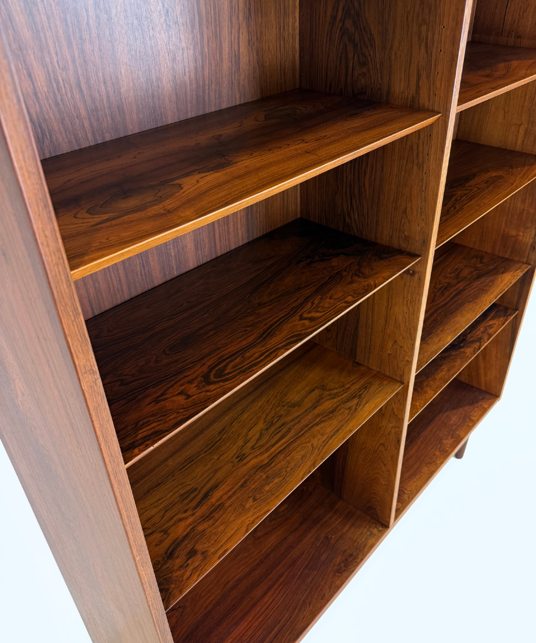 Vintage_Rosewood_Bookcase_by_Poul_Hundevad,_Denmark,_1960s
