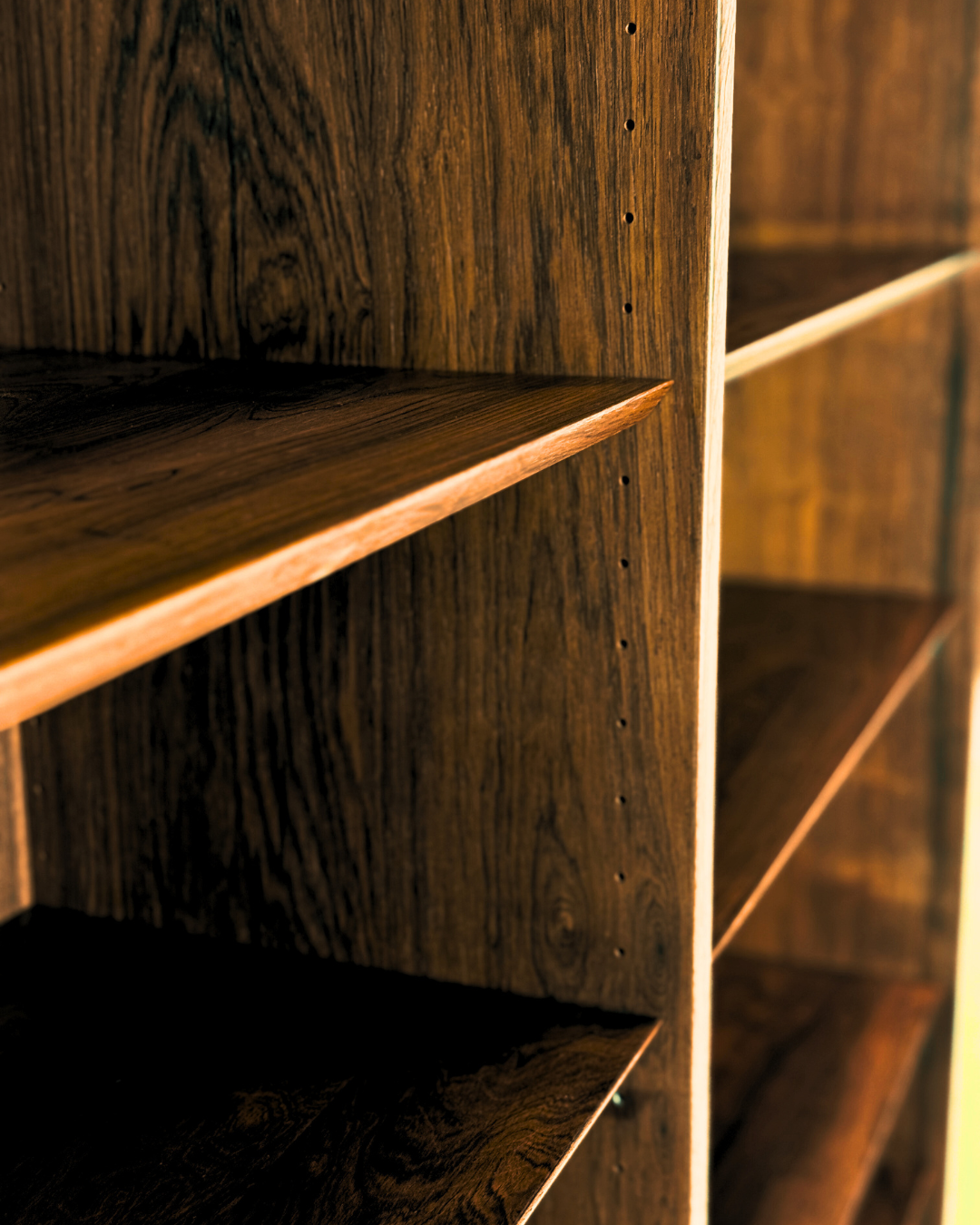 Vintage_Rosewood_Bookcase_by_Poul_Hundevad,_Denmark,_1960s