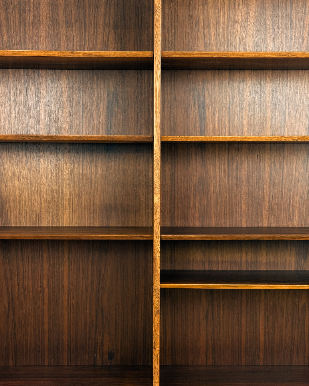 Vintage_Rosewood_Bookcase_by_Poul_Hundevad,_Denmark,_1960s