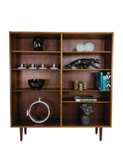 Vintage_Rosewood_Bookcase_by_Poul_Hundevad,_Denmark,_1960s