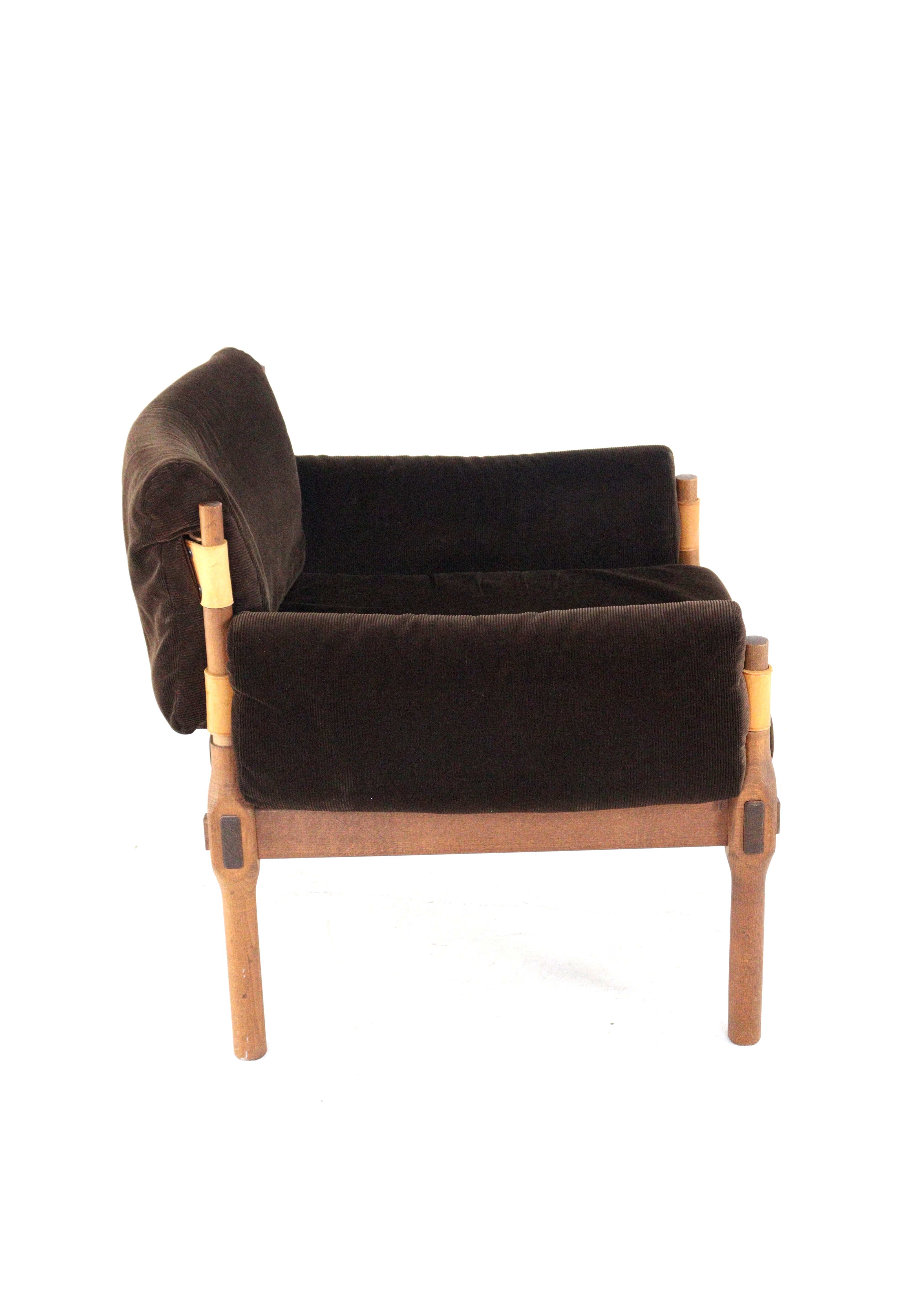 Scandinavian_Safari_Lounge_Armchair_in_Corduroy,_1960s–70s