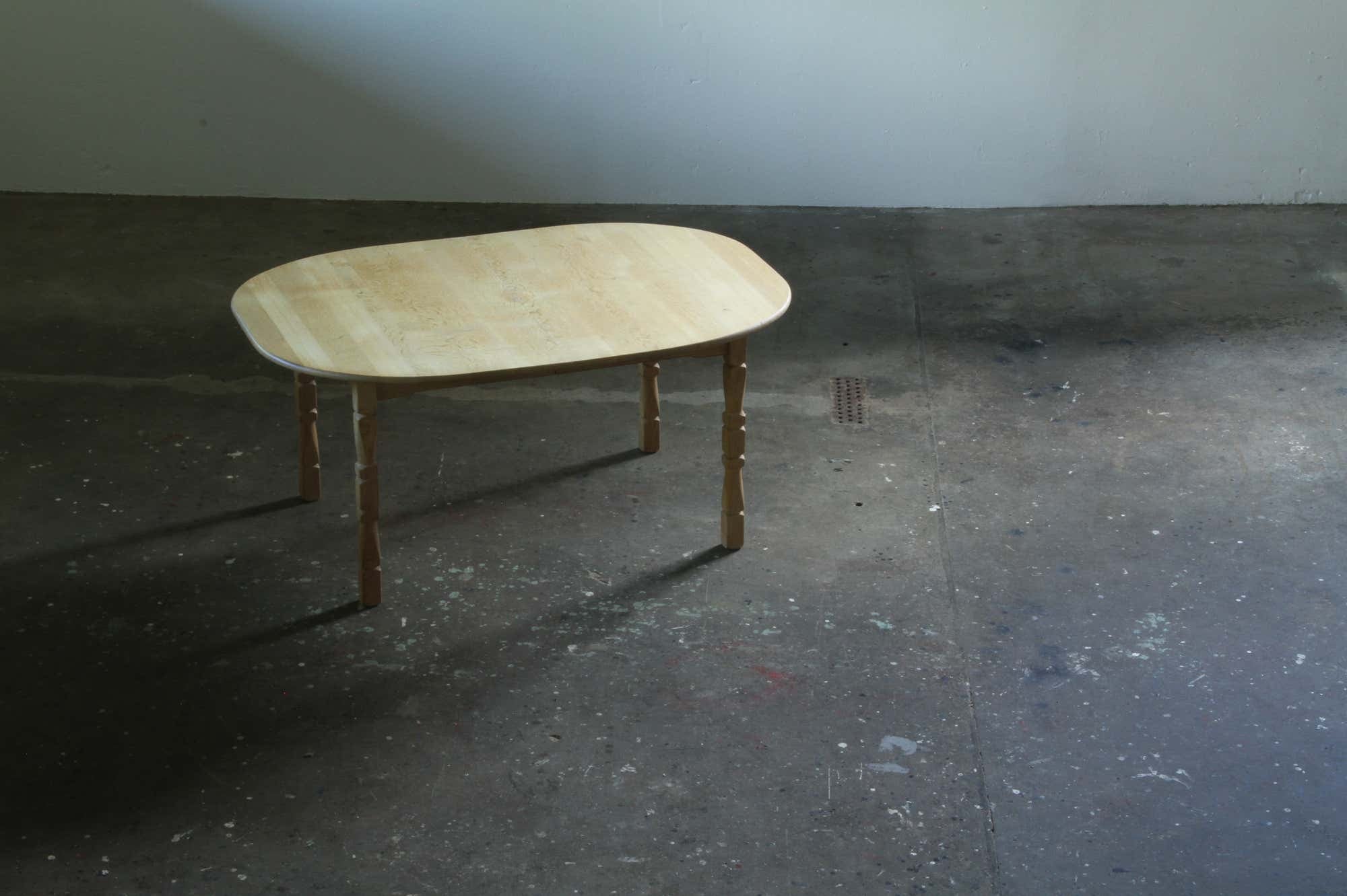 Scandinavian_Extendable_Dining_Table_in_Solid_Oak_with_Two_Extension_Leaves