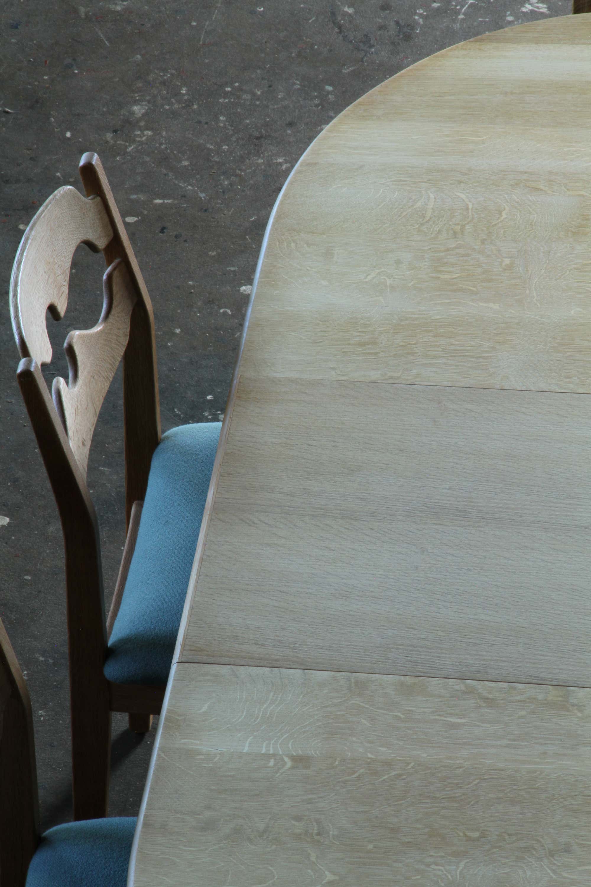 Scandinavian_Extendable_Dining_Table_in_Solid_Oak_with_Two_Extension_Leaves