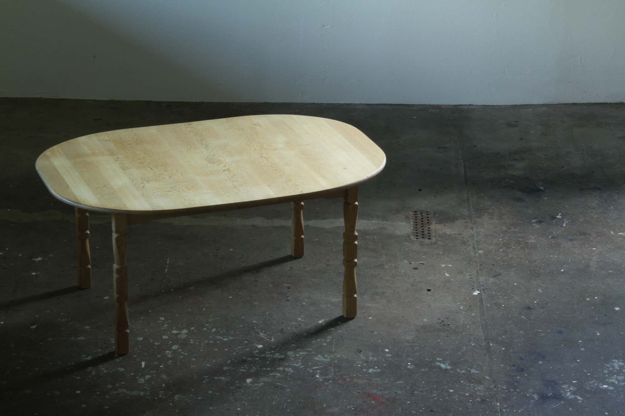 Scandinavian_Extendable_Dining_Table_in_Solid_Oak_with_Two_Extension_Leaves
