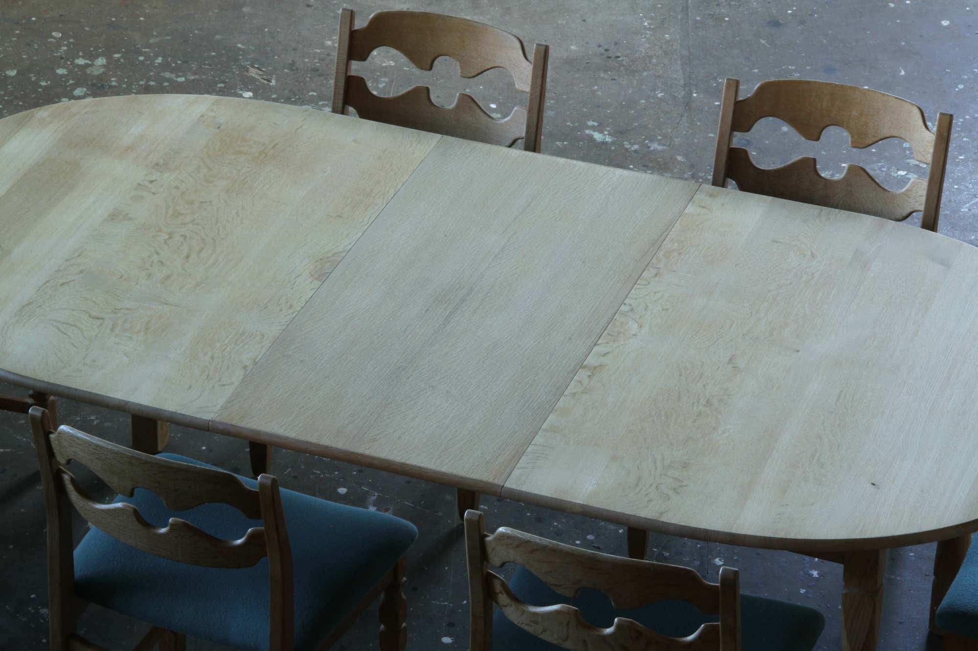 Scandinavian_Extendable_Dining_Table_in_Solid_Oak_with_Two_Extension_Leaves