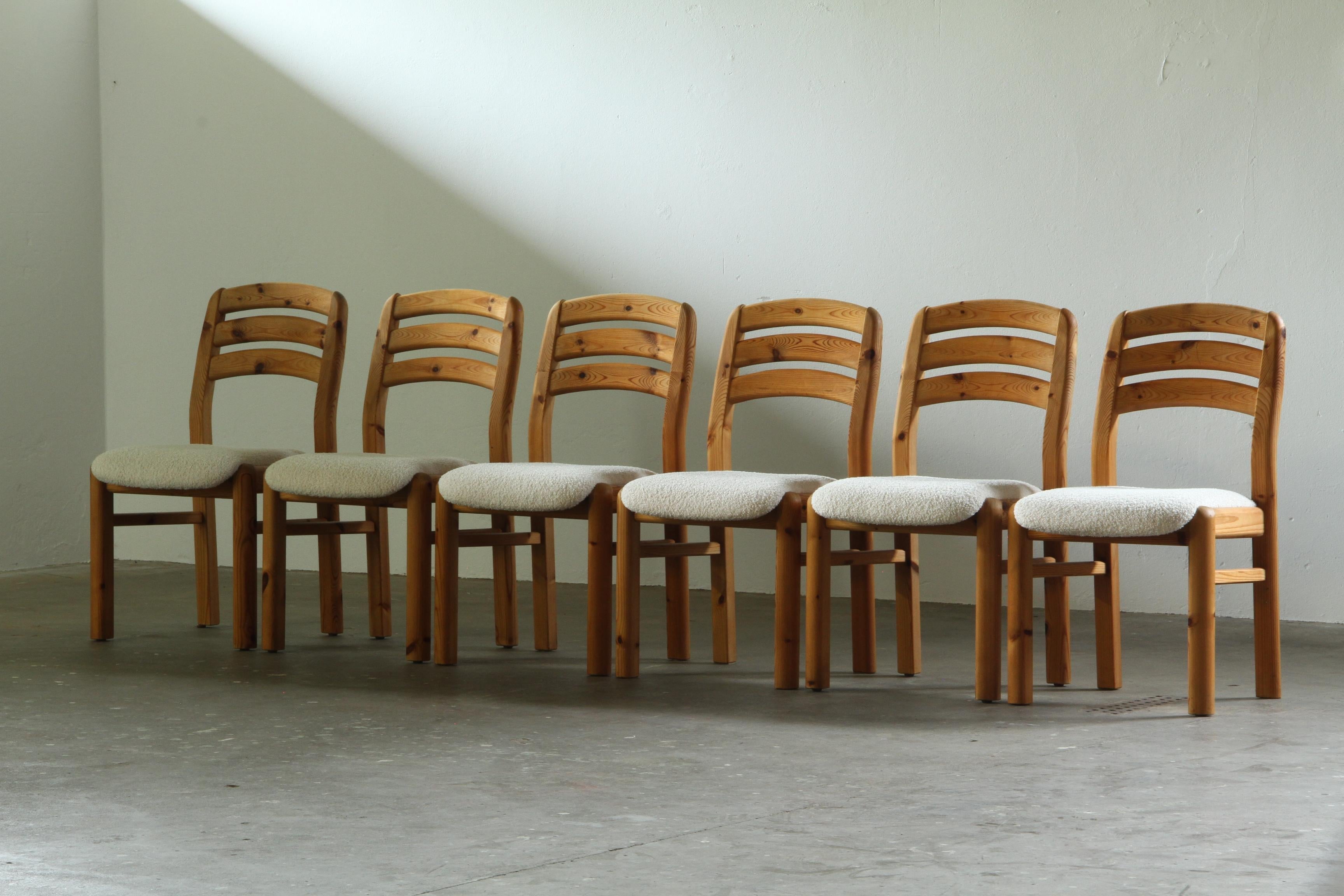 Set_of_12_Danish_Solid_Pine_Dining_Chairs_by_Dyrlund_with_New_Bouclé_Upholstery,_1970s-1980s