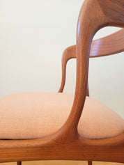 Set_of_4_vintage_dining_chairs_by_Johannes_Andersen_for_Uldum