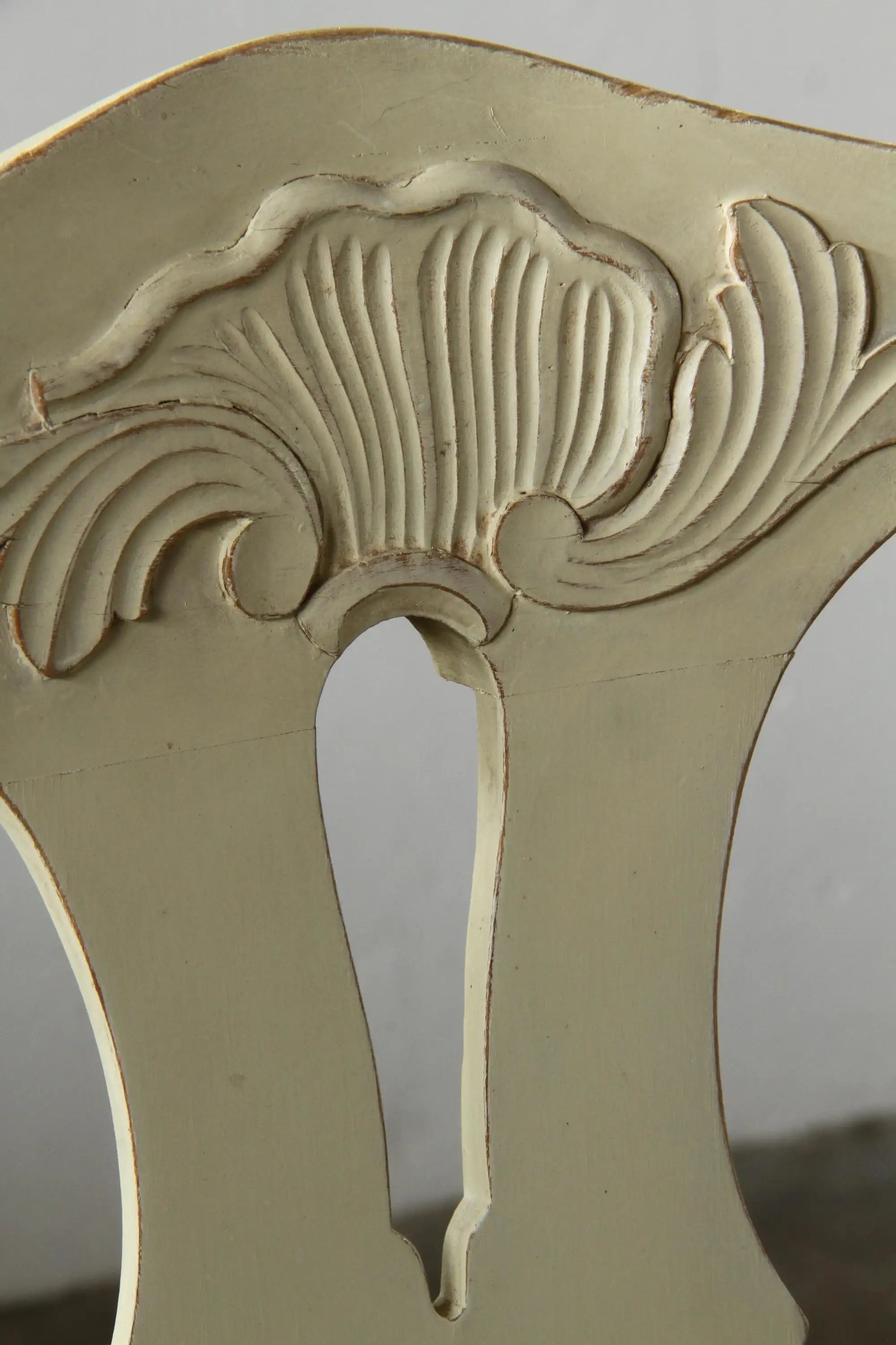 Set_of_4_Antique_Swedish_Neo-Rococo_Dining_Chairs_with_Carved_Details_and_White_Painted_Frames,_Early_1900s