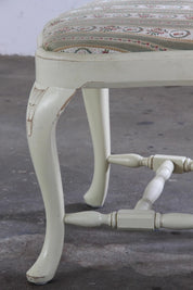 Set_of_4_Antique_Swedish_Neo-Rococo_Dining_Chairs_with_Carved_Details_and_White_Painted_Frames,_Early_1900s