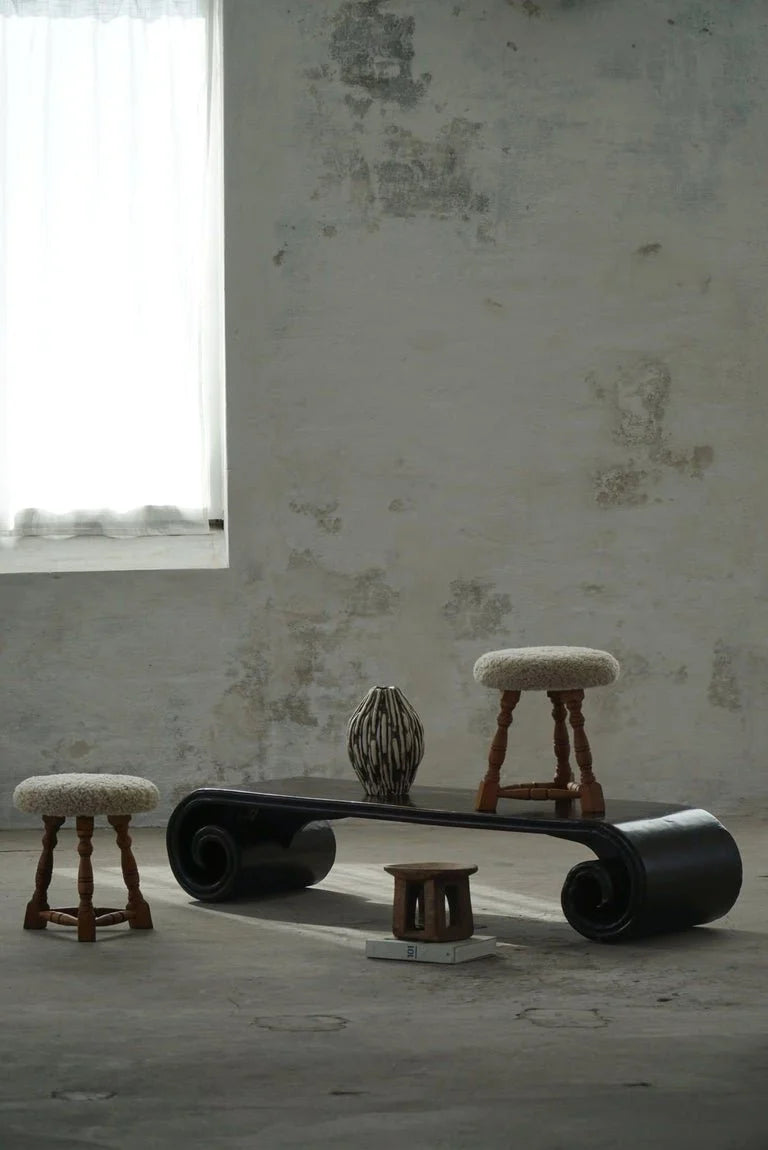 Vintage_Shanxi_Province,_Low_Console_Table_/_Bench_in_Elm_Wood_with_Scroll_Legs