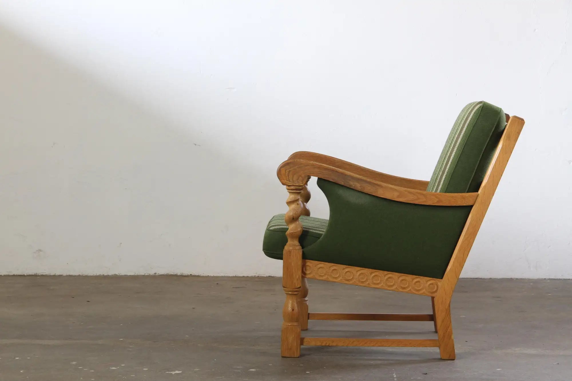 Danish_Brutalist_Oak_Lounge_Chair_with_Green_Wool_Upholstery,_Attributed_to_Henning_Kjærnulf,_1960s