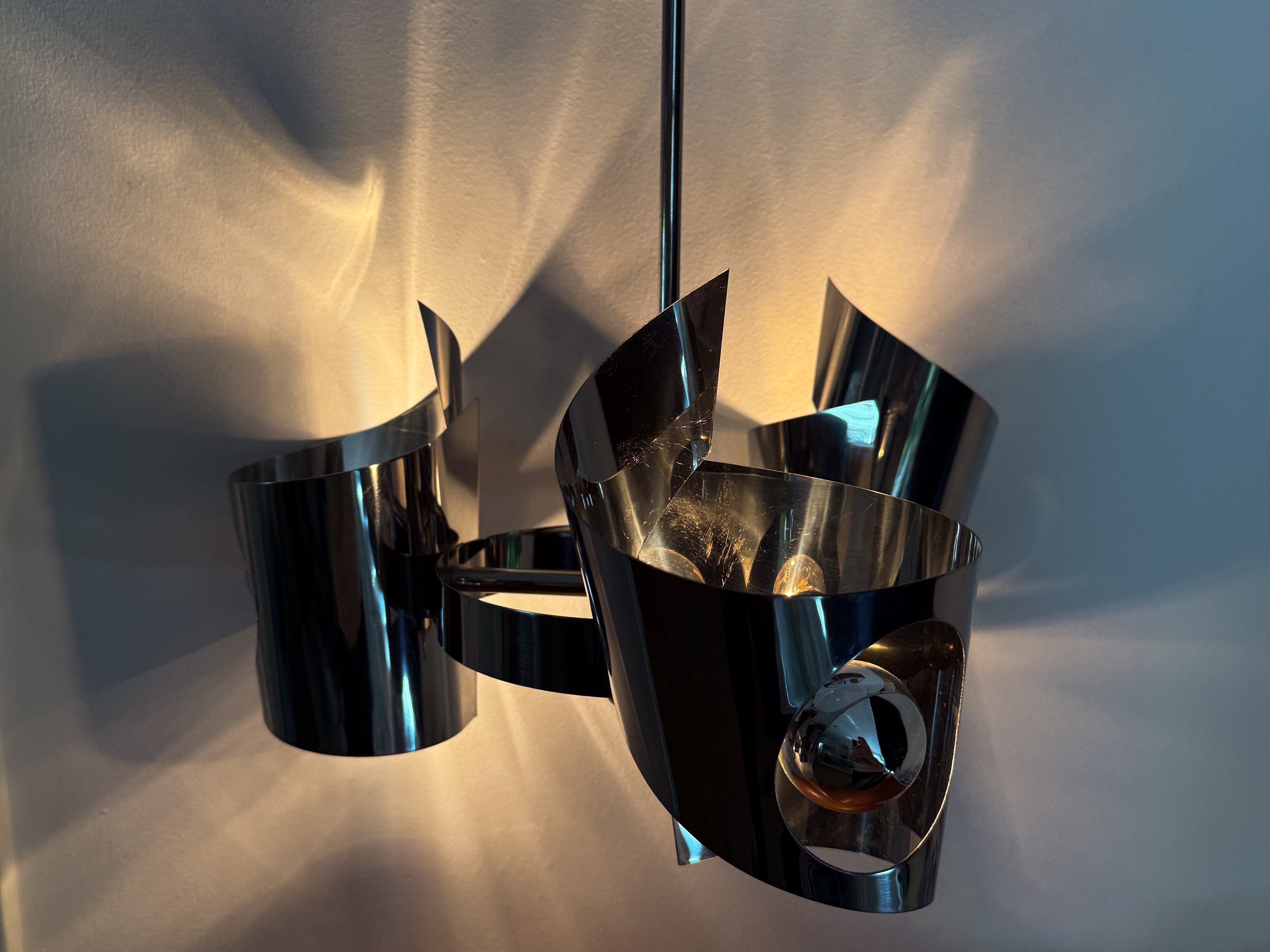 Space_Age_Chrome_and_Aluminum_Pendant_Lamp,_Sputnik_Style