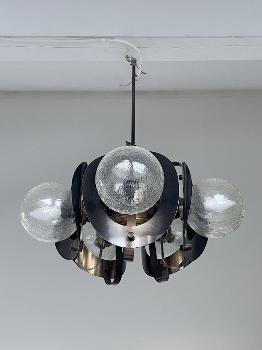 Vintage_Space_Age_Yugoslavian_Chandelier_with_tri-tone