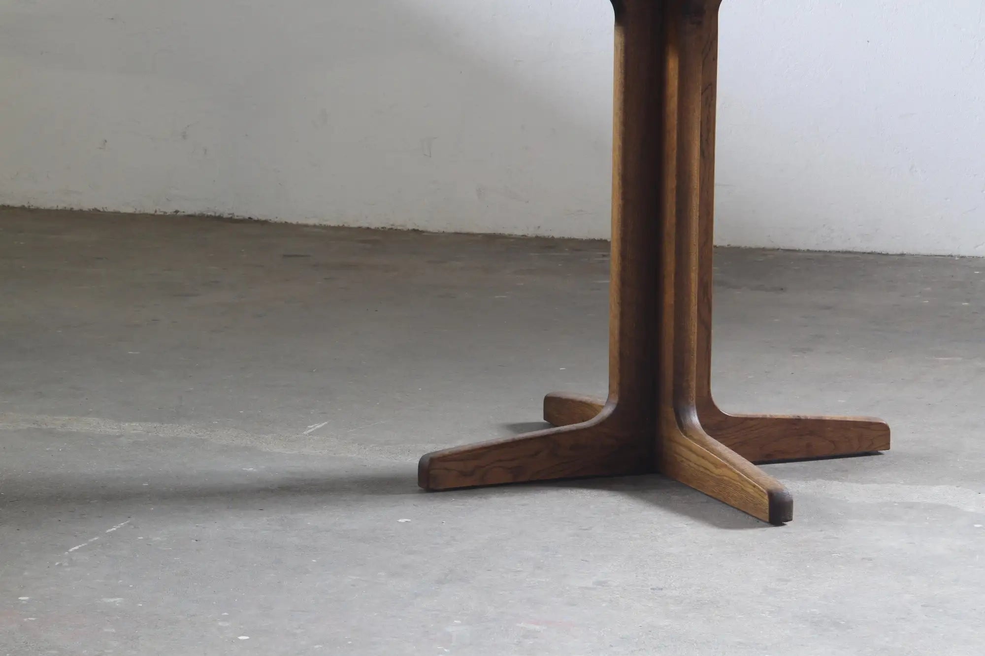 Danish_Mid-Century_Modern_Dark-Stained_Oak_Pedestal_Table_with_Four-Star_Base,_Possibly_O.D._Møbler,_1970s