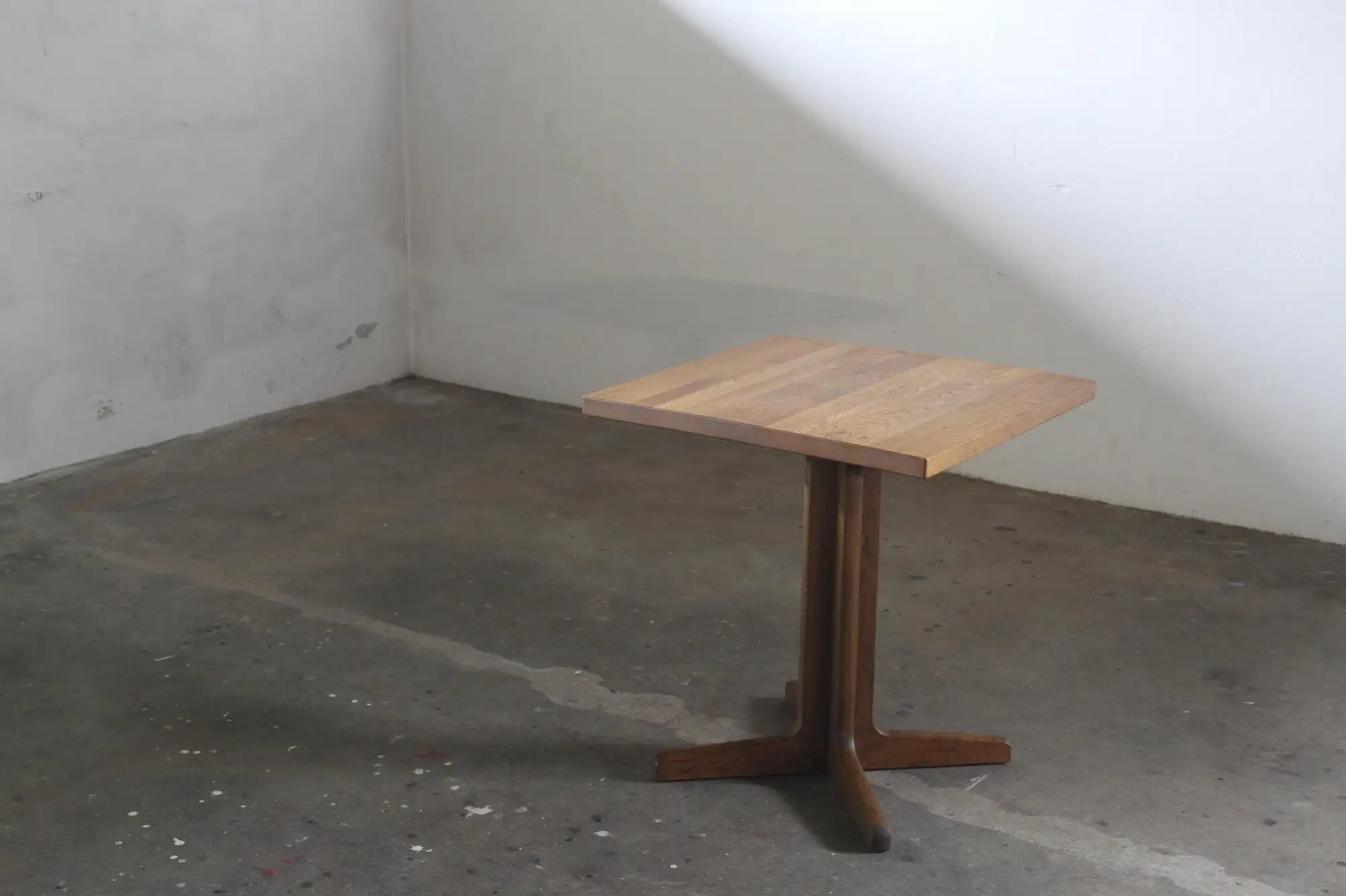 Danish_Mid-Century_Modern_Dark-Stained_Oak_Pedestal_Table_with_Four-Star_Base,_Possibly_O.D._Møbler,_1970s