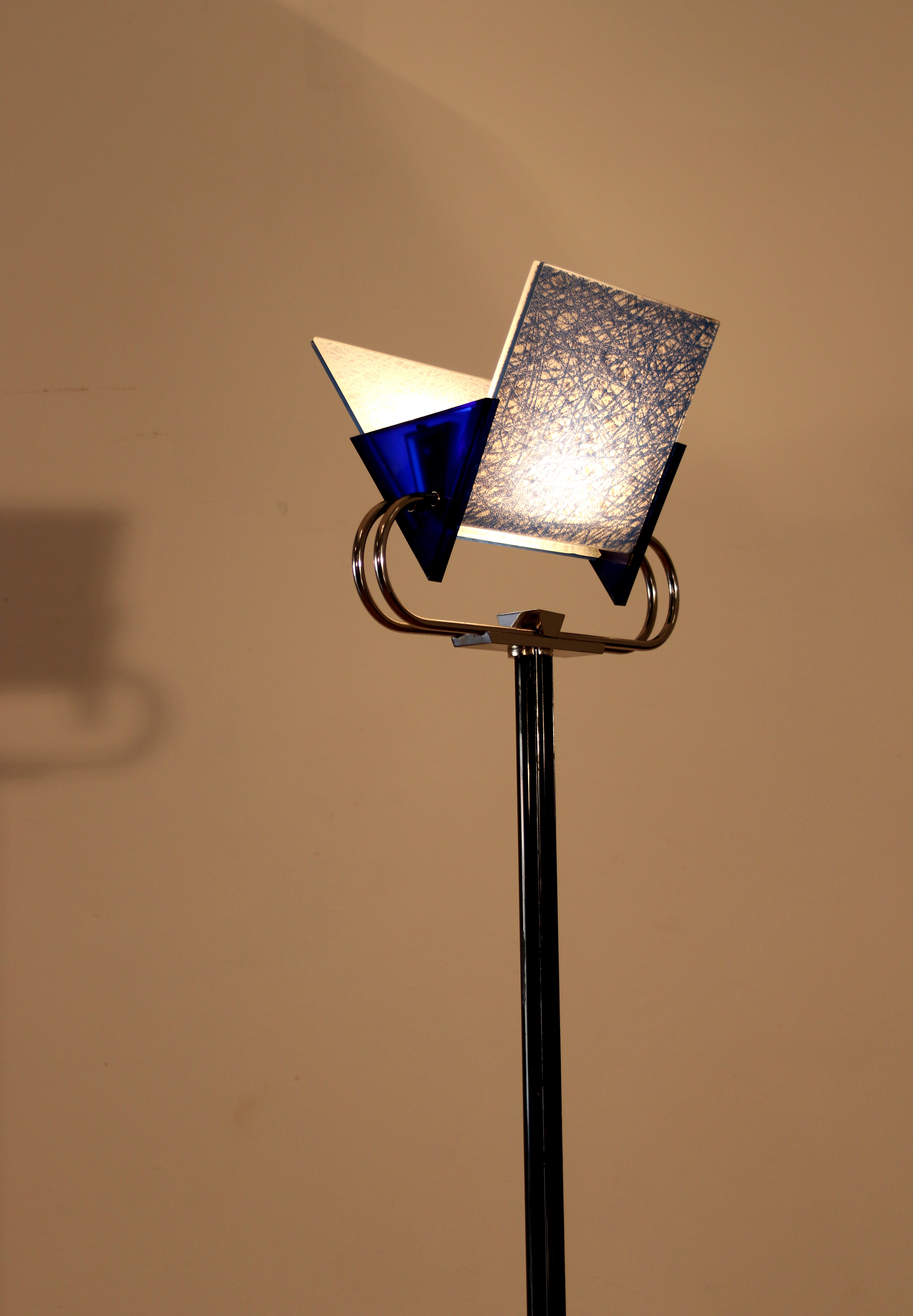 Perry_King_&_Santiago_Miranda_Triana_Floor_Lamp_for_Arteluce,_1985