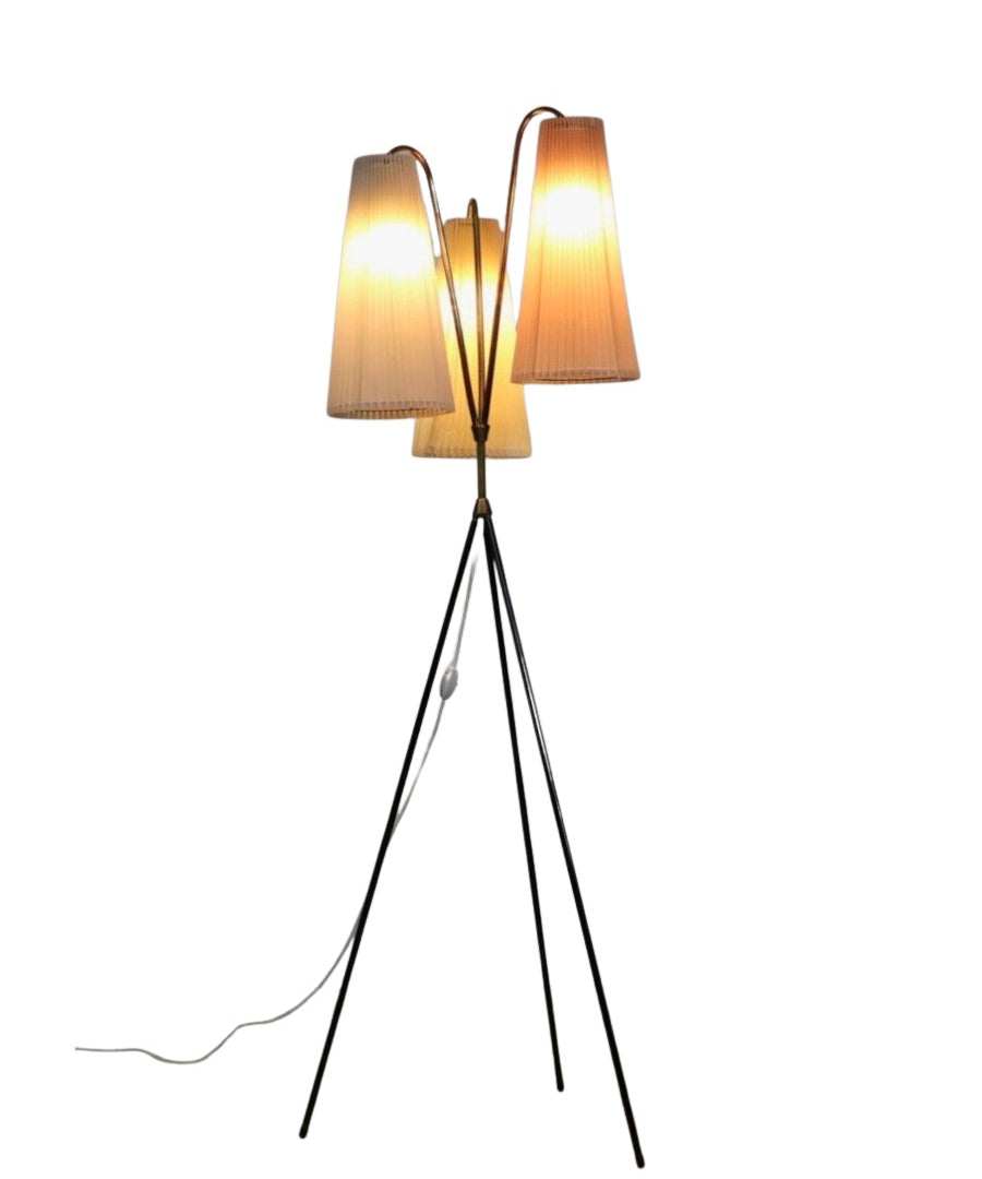 Vintage_Tripod_Floor_lamp_in_brass_and_plisse,_1950s