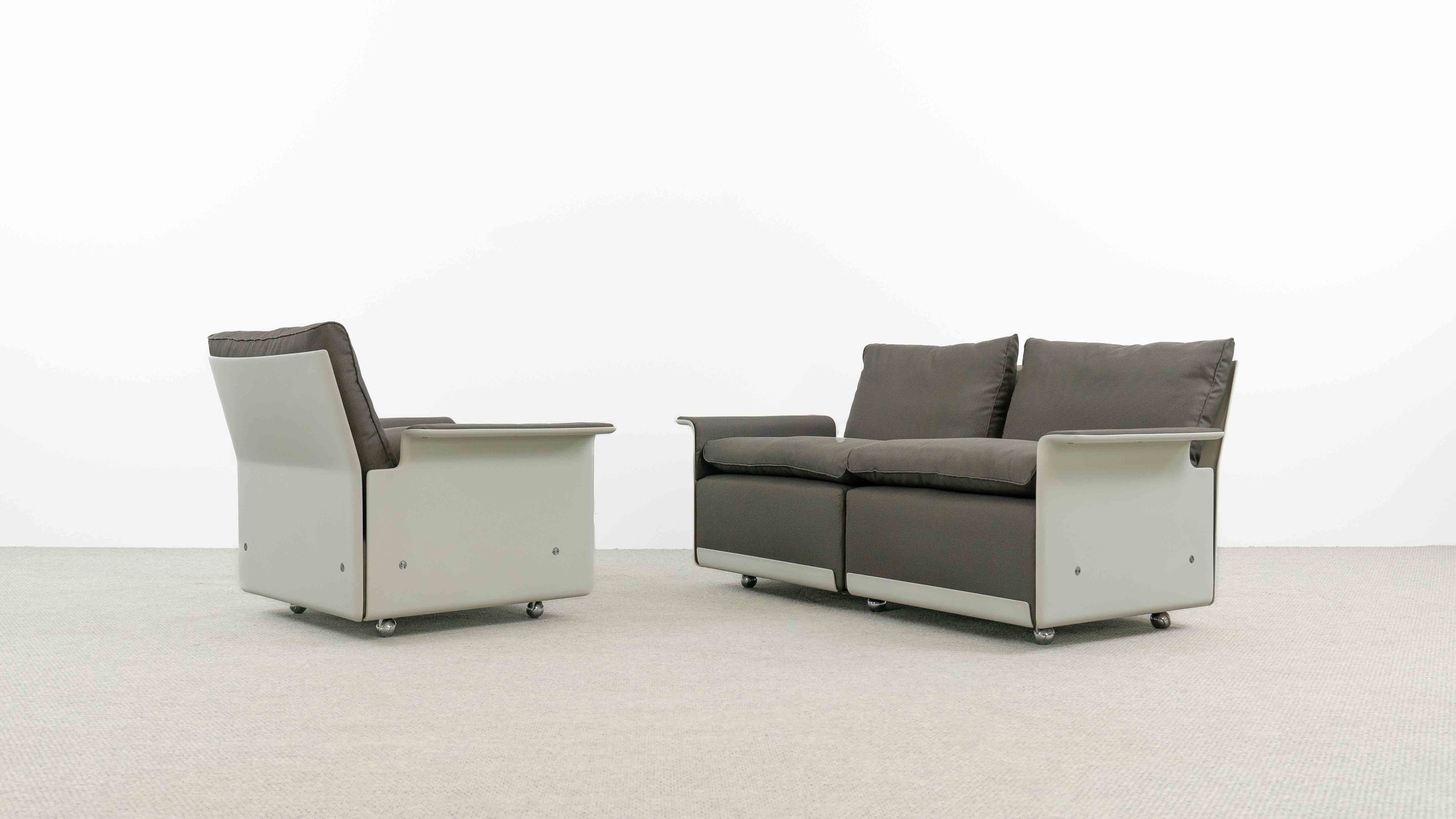 Vitsœ_620_Seating_Set_by_Dieter_Rams,_2-Seater_Sofa_and_Armchair,_Germany,_1960s