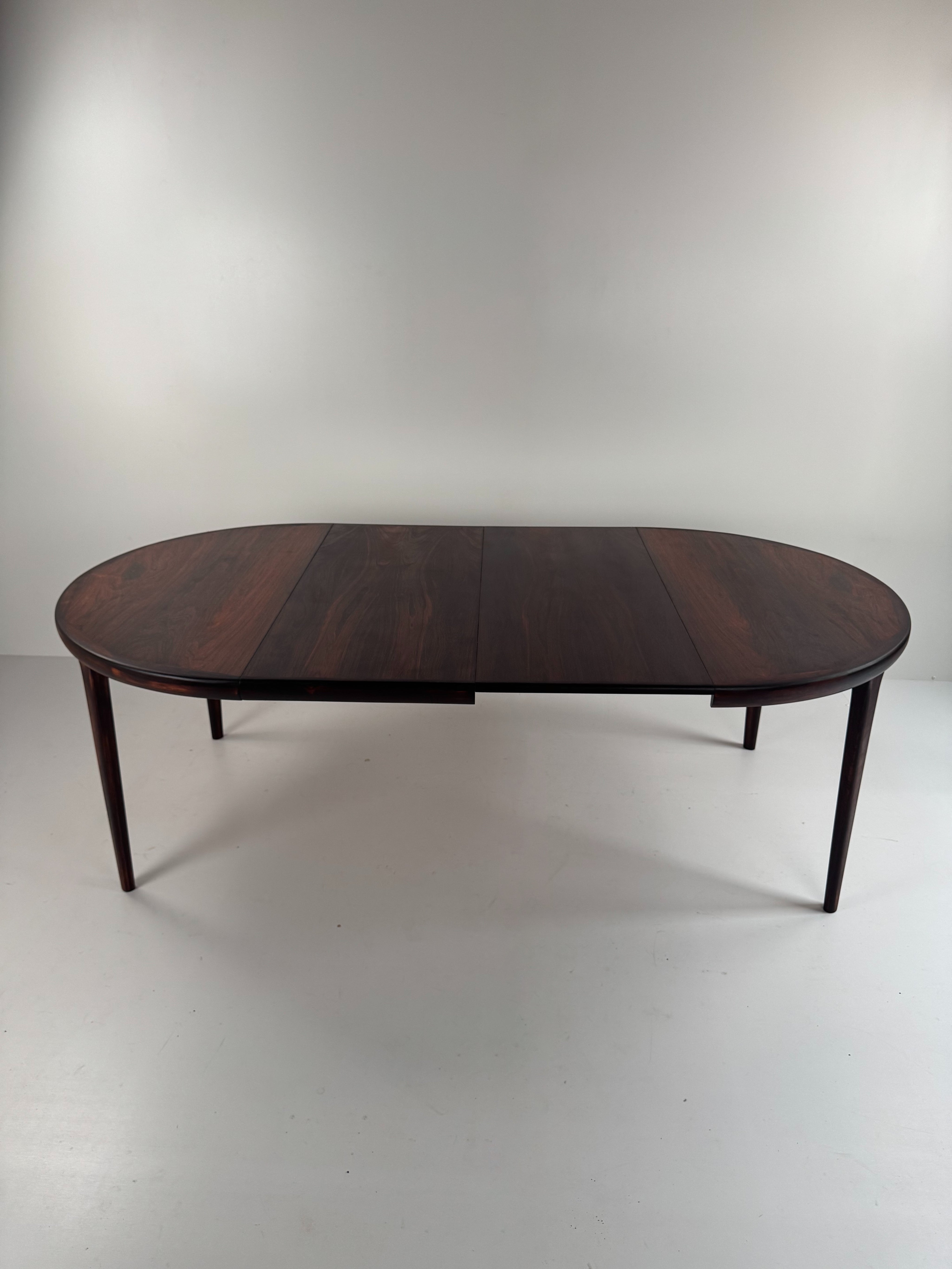 VV_Møbler_Extendable_Dining_Table,_Denmark,_1960s