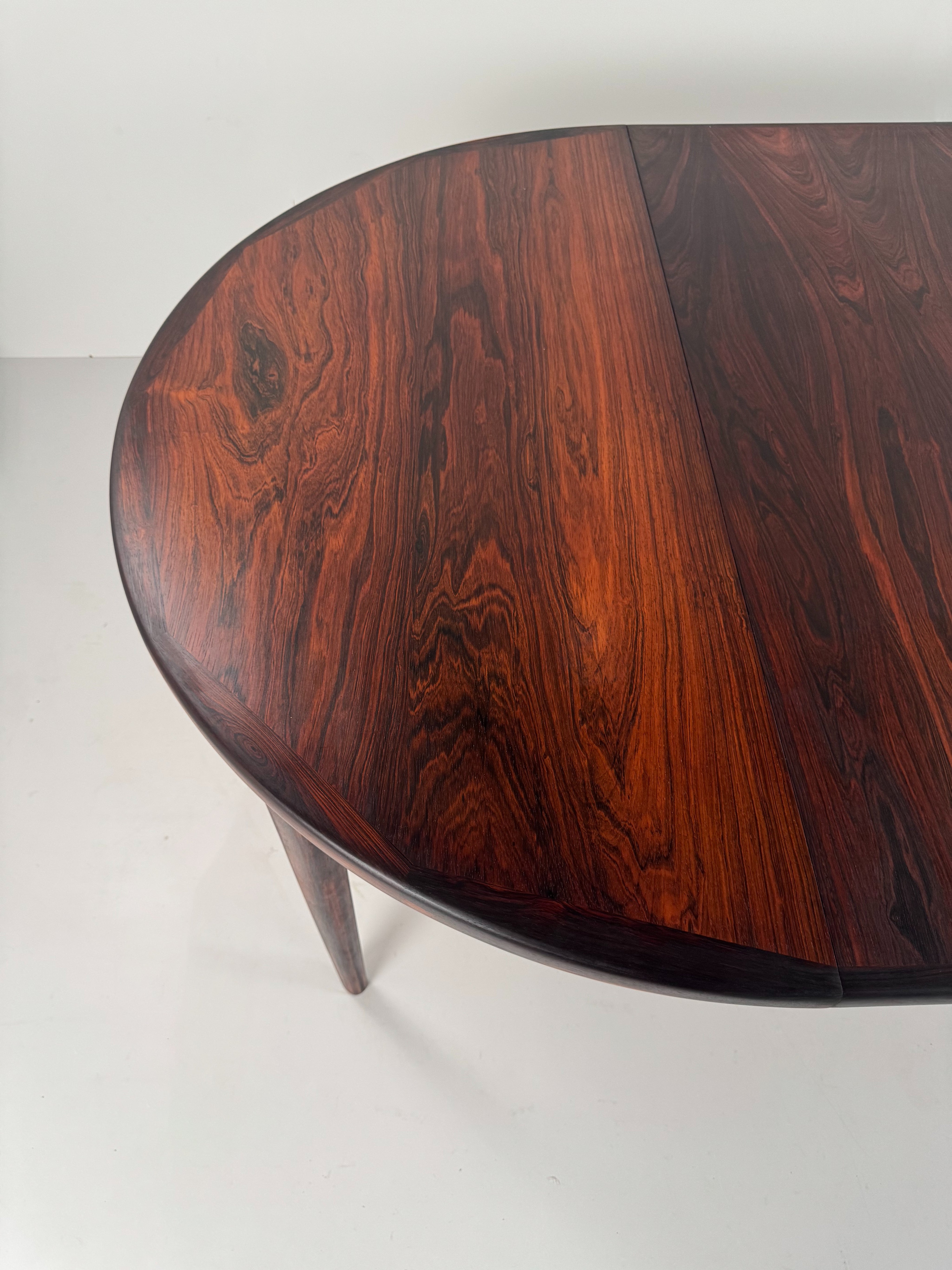 VV_Møbler_Extendable_Dining_Table,_Denmark,_1960s