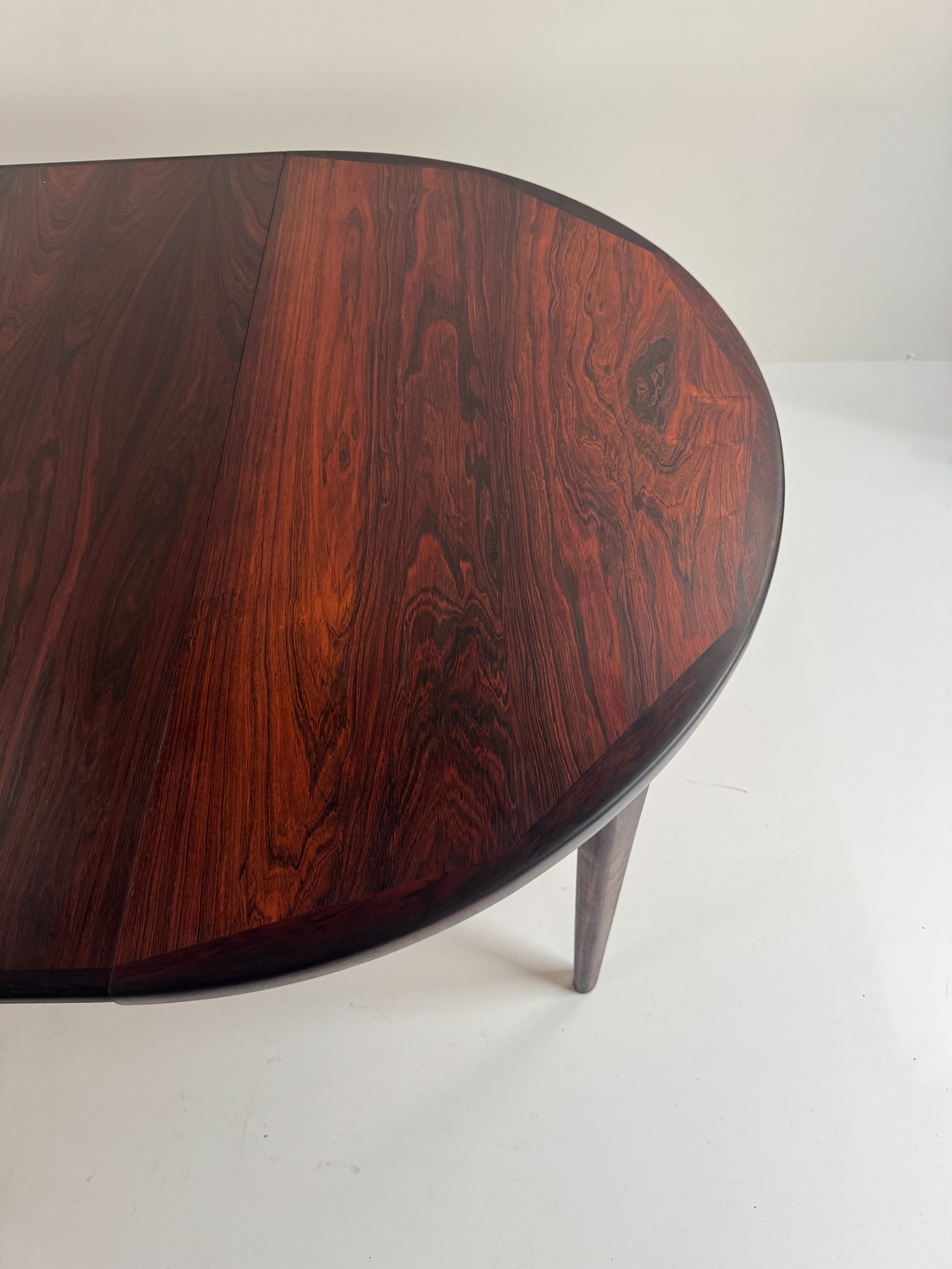 VV_Møbler_Extendable_Dining_Table,_Denmark,_1960s