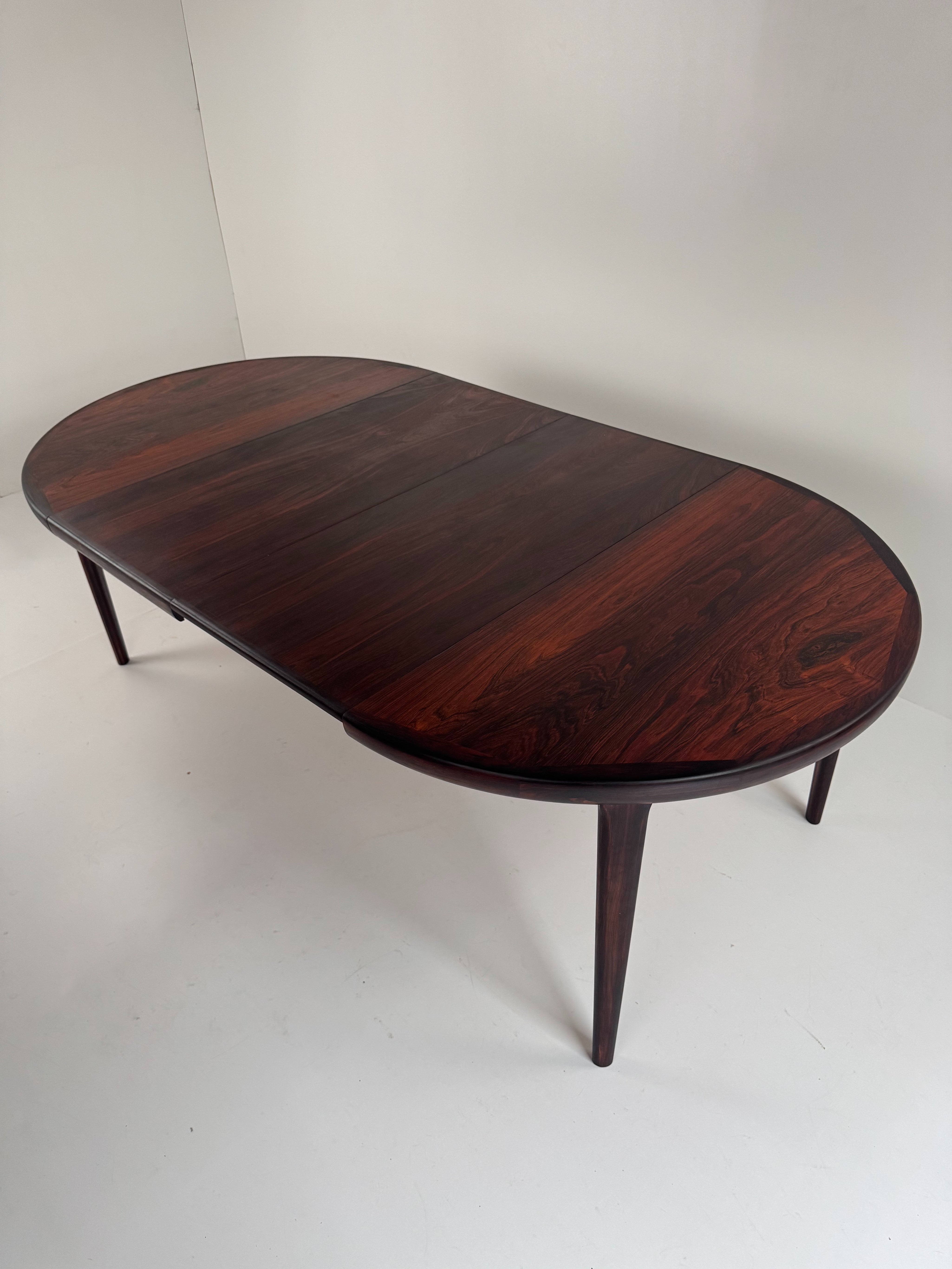 VV_Møbler_Extendable_Dining_Table,_Denmark,_1960s