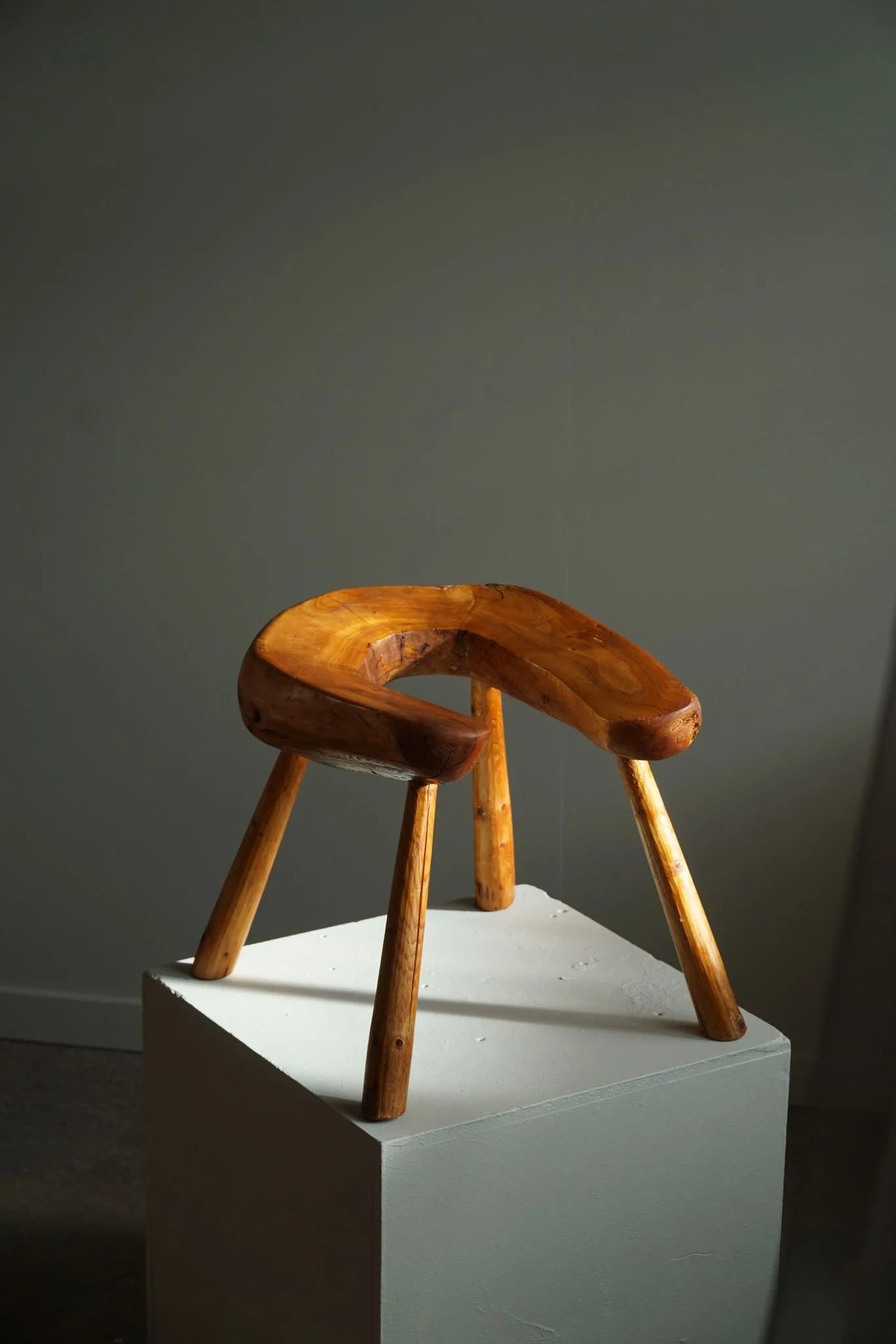 Wabi_Sabi_Stool_in_Solid_Pine,_1950s