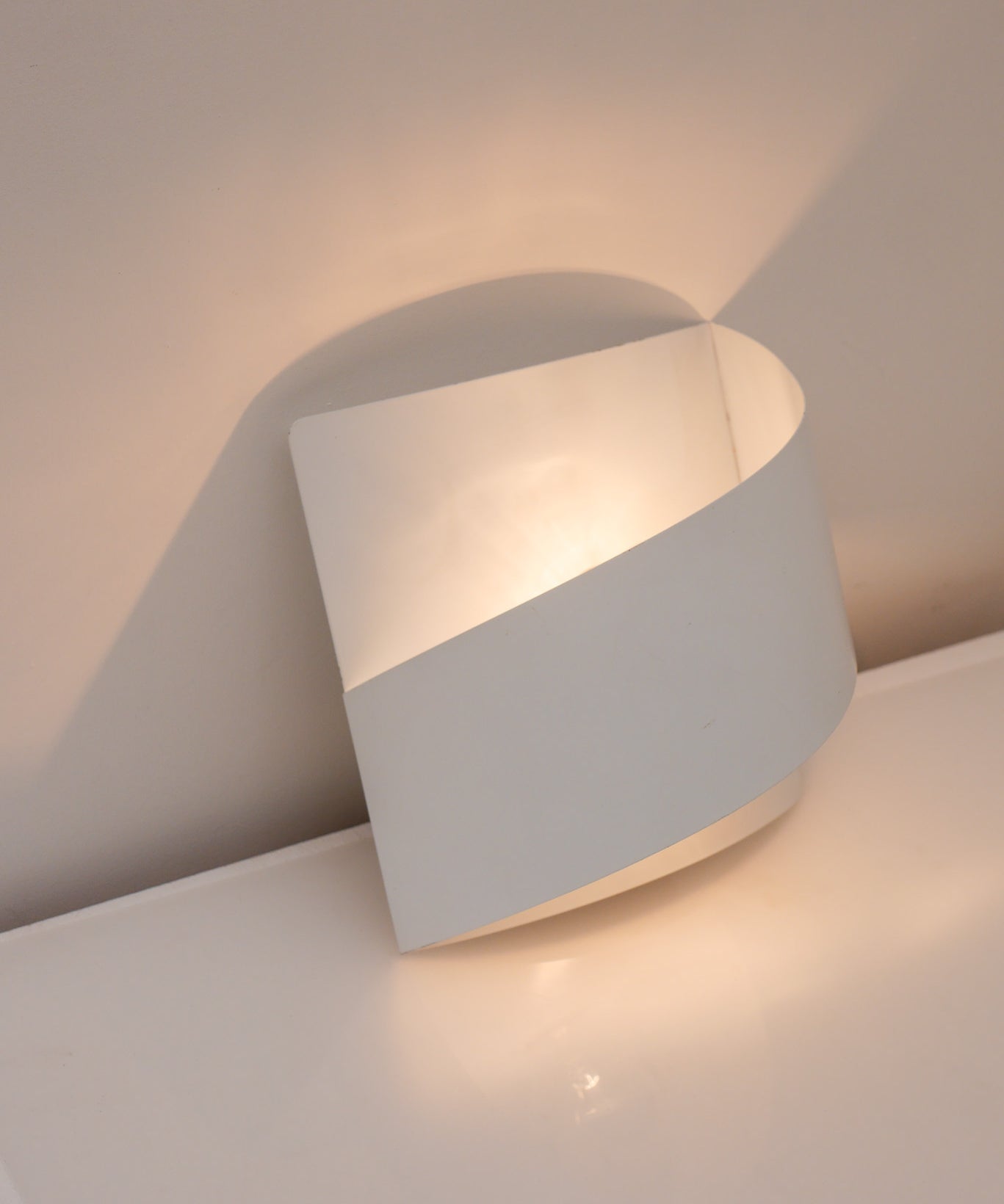 ‘Band’_Wall_Lamp_by_Peter_Celsing_for_Falkenbergs_Belysning,_Sweden_1960s