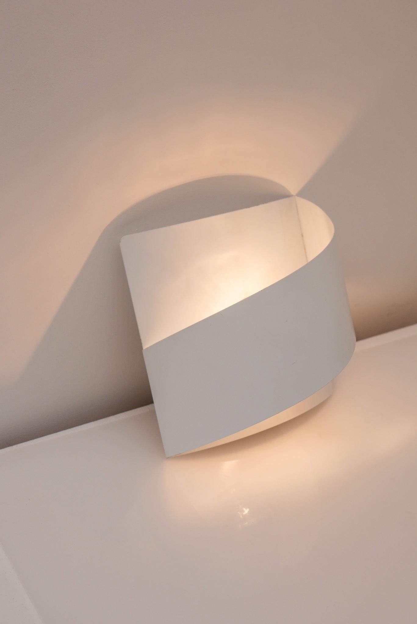 ‘Band’_Wall_Lamp_by_Peter_Celsing_for_Falkenbergs_Belysning,_Sweden_1960s