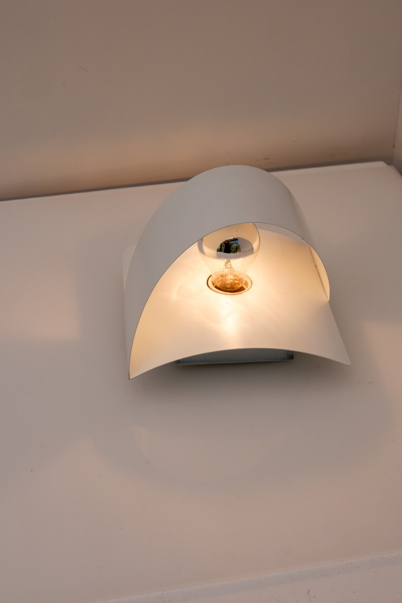 ‘Band’_Wall_Lamp_by_Peter_Celsing_for_Falkenbergs_Belysning,_Sweden_1960s